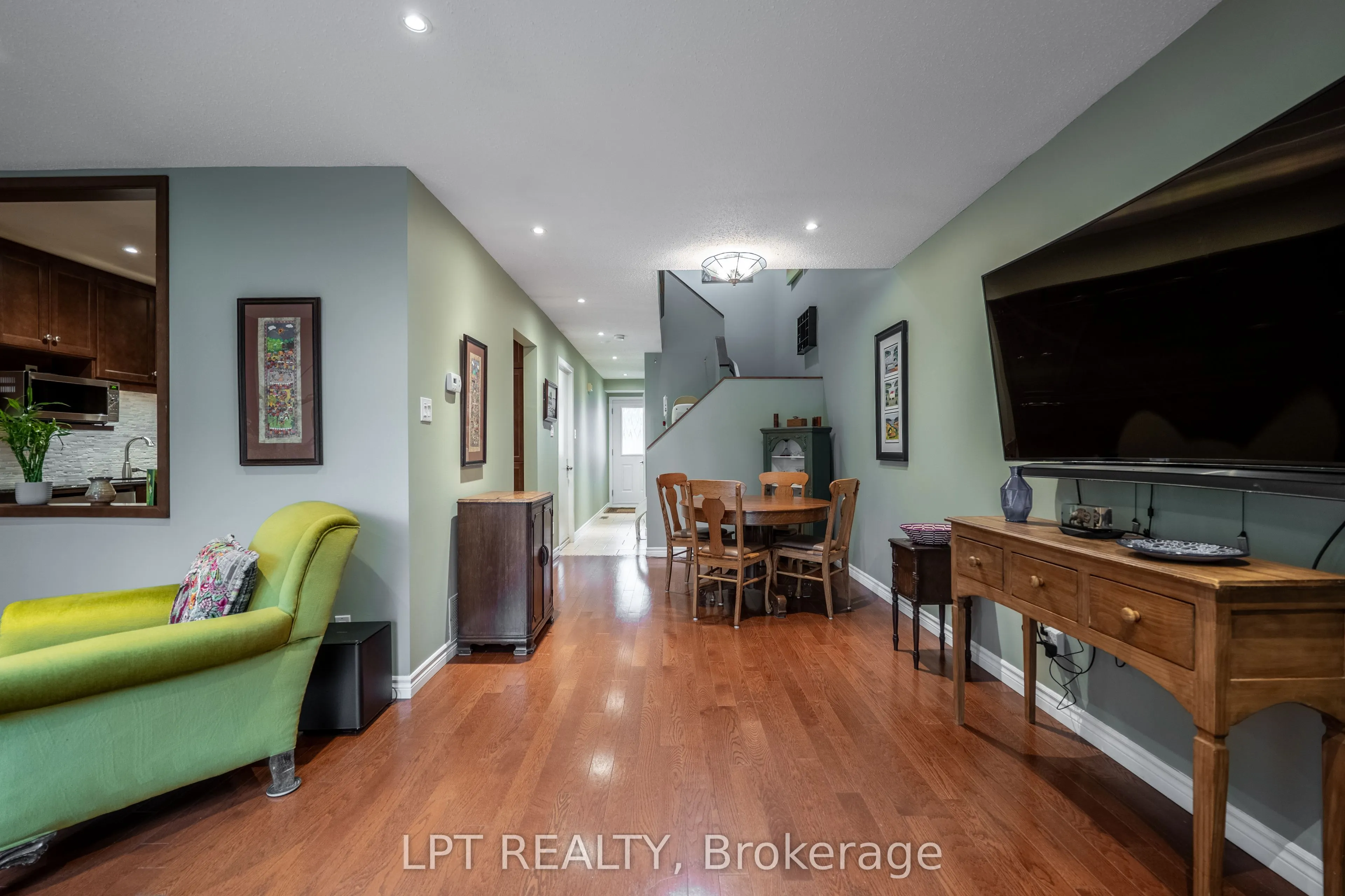 491 Valade Crescent, #33