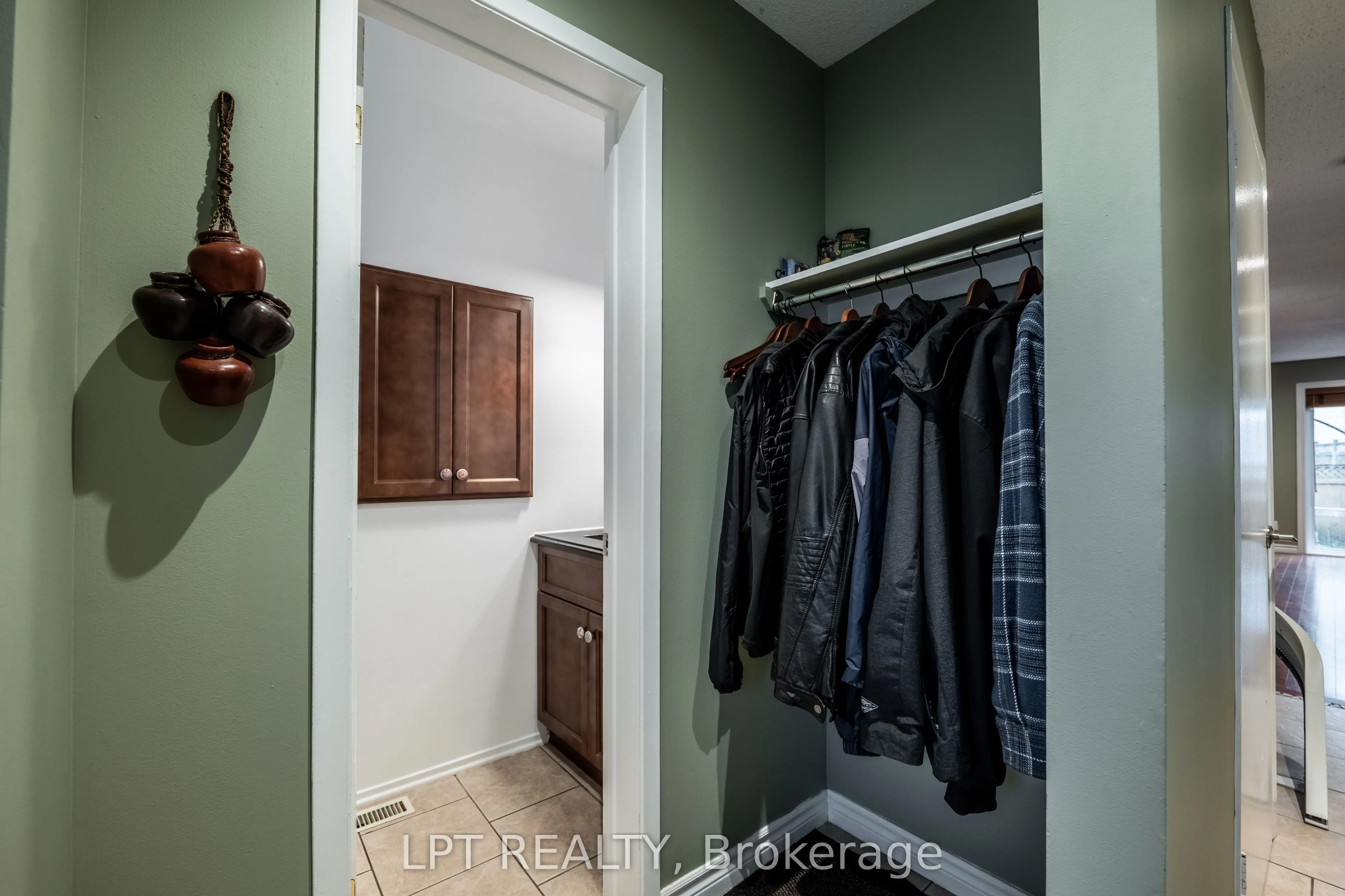 491 Valade Crescent, #33