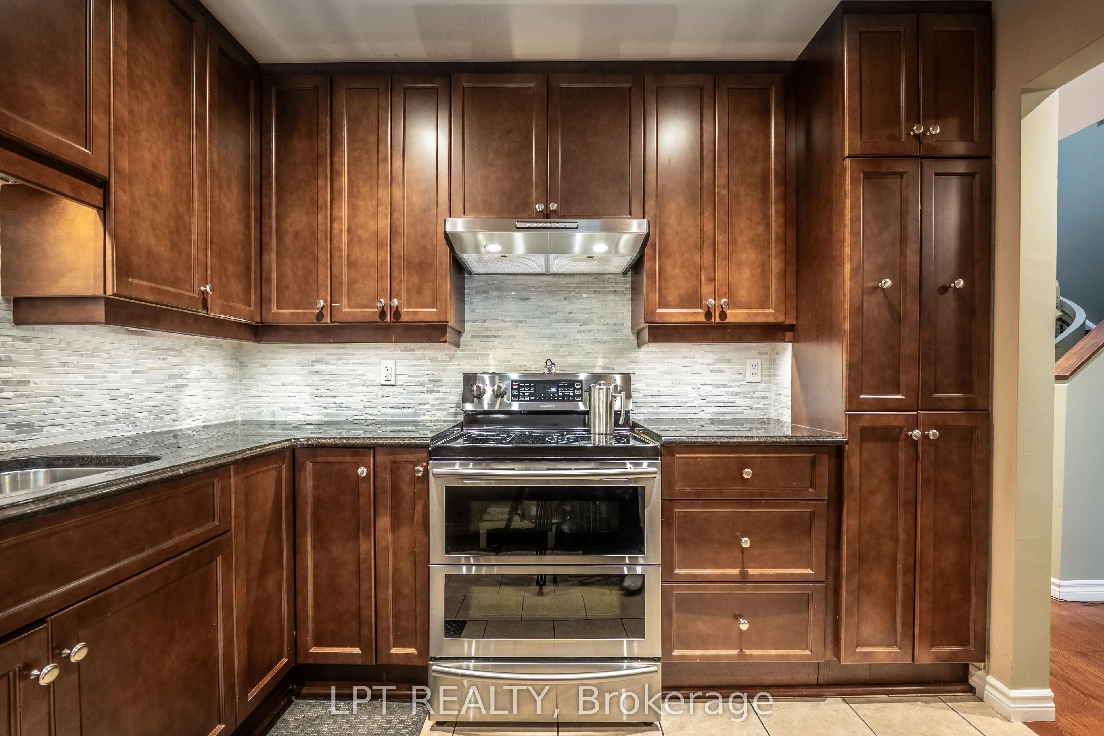 491 Valade Crescent, #33