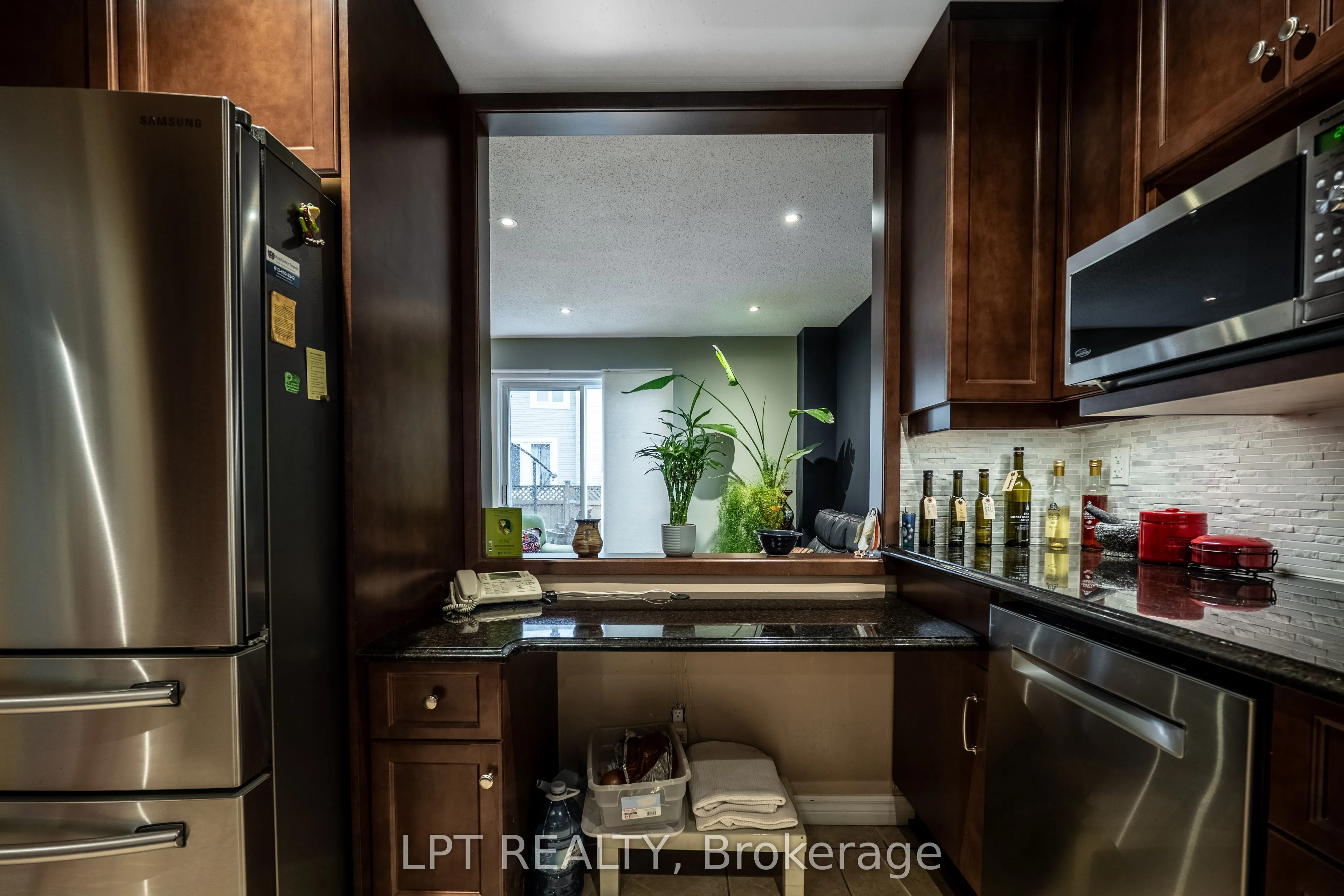 491 Valade Crescent, #33