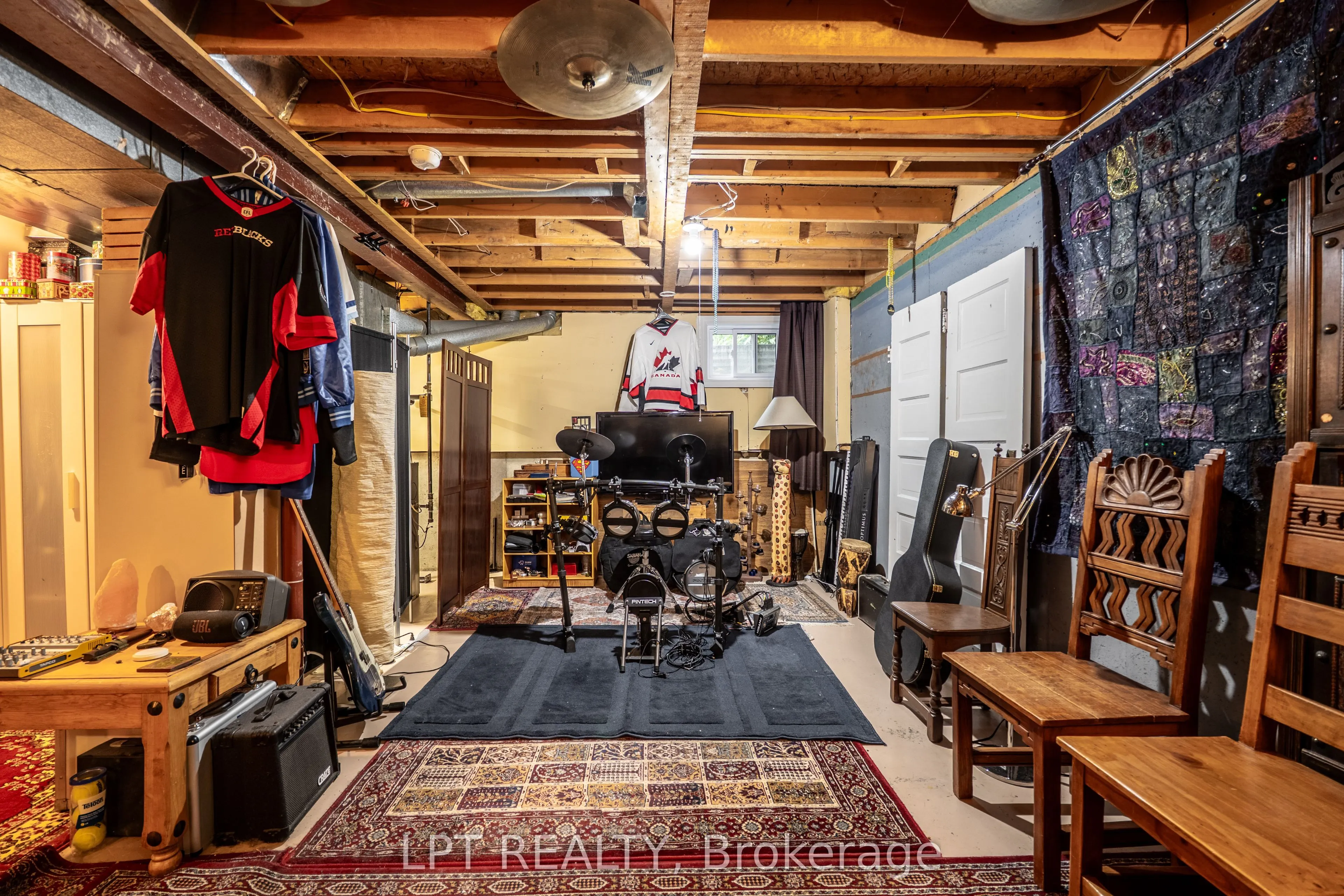 491 Valade Crescent, #33