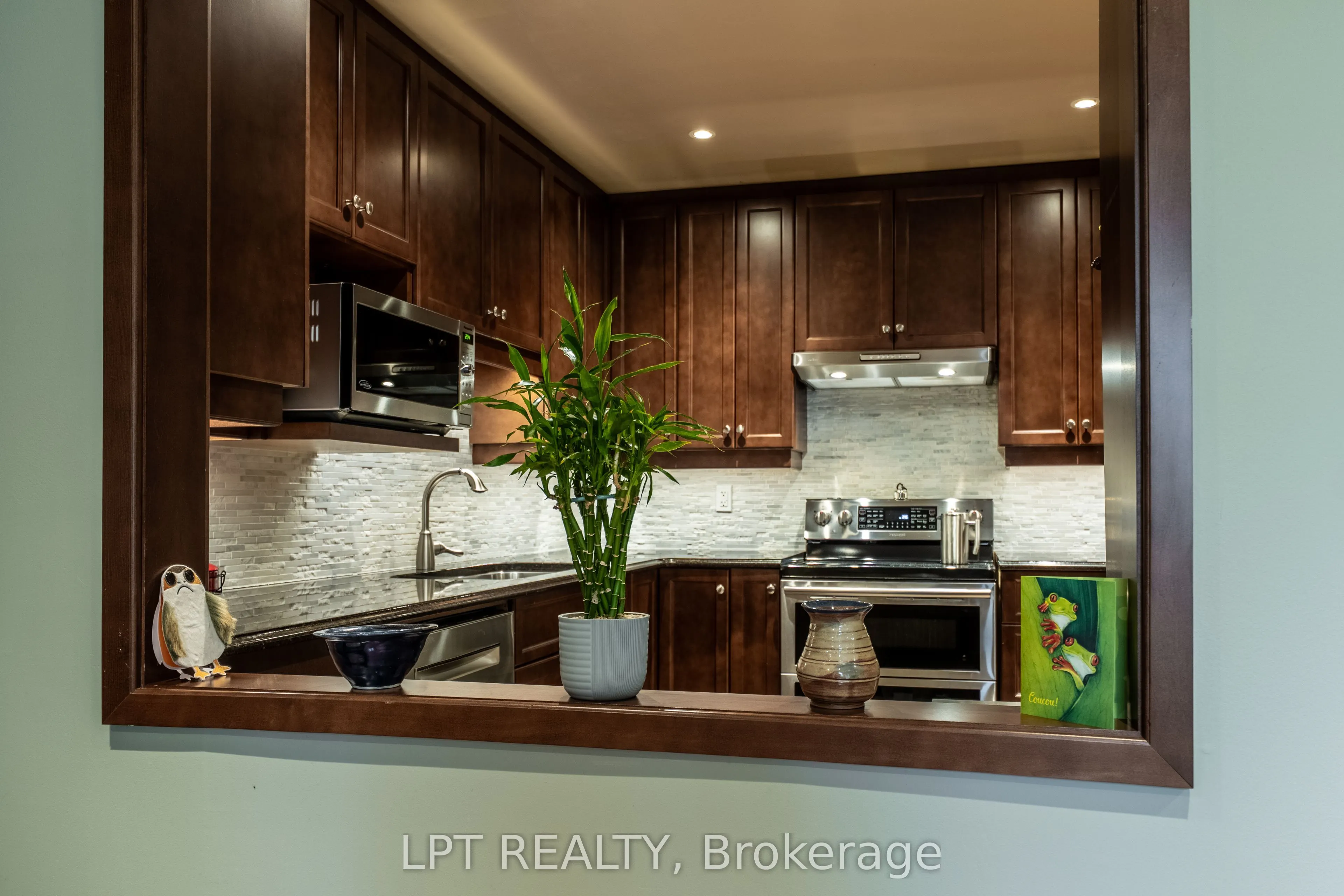 491 Valade Crescent, #33