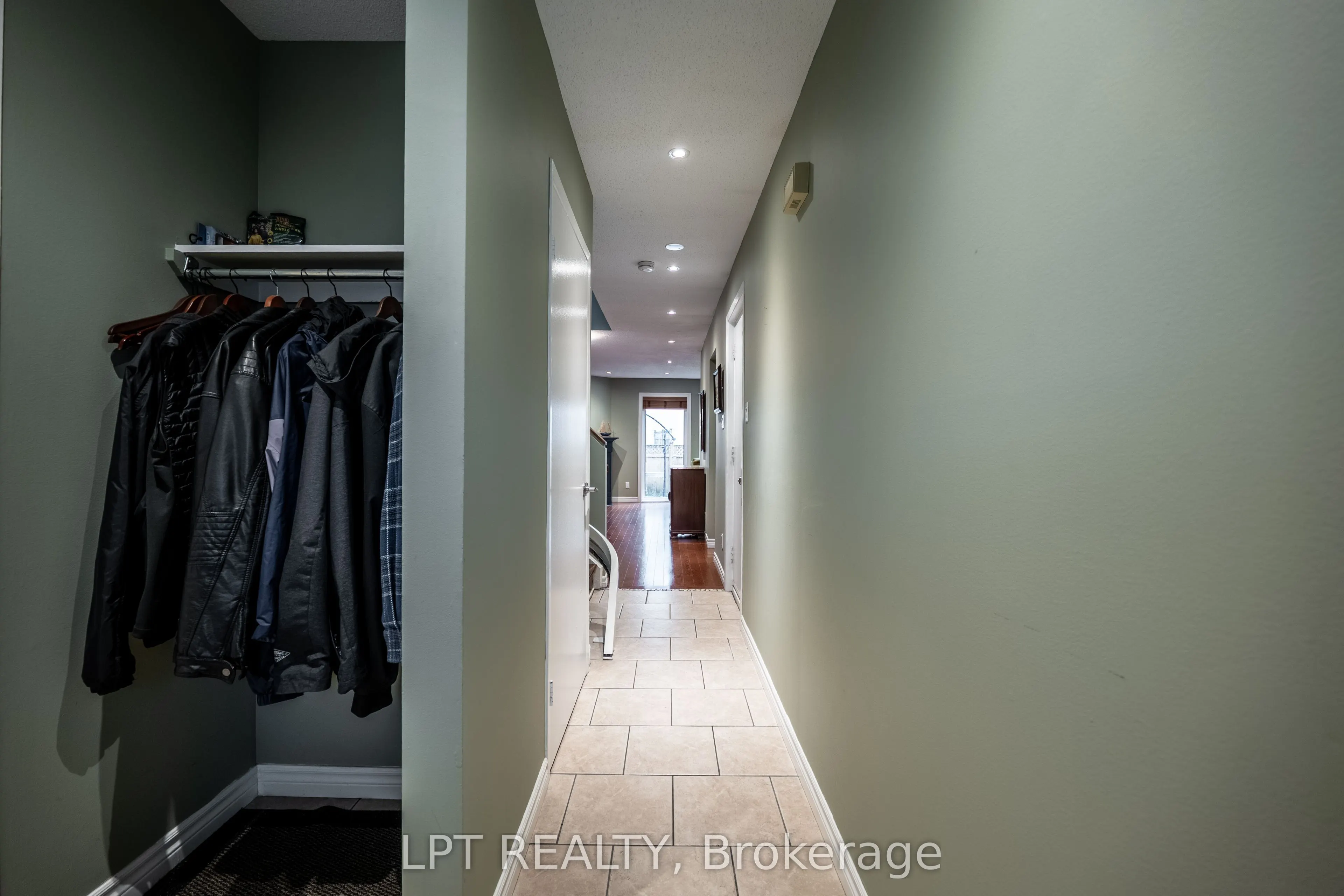 491 Valade Crescent, #33