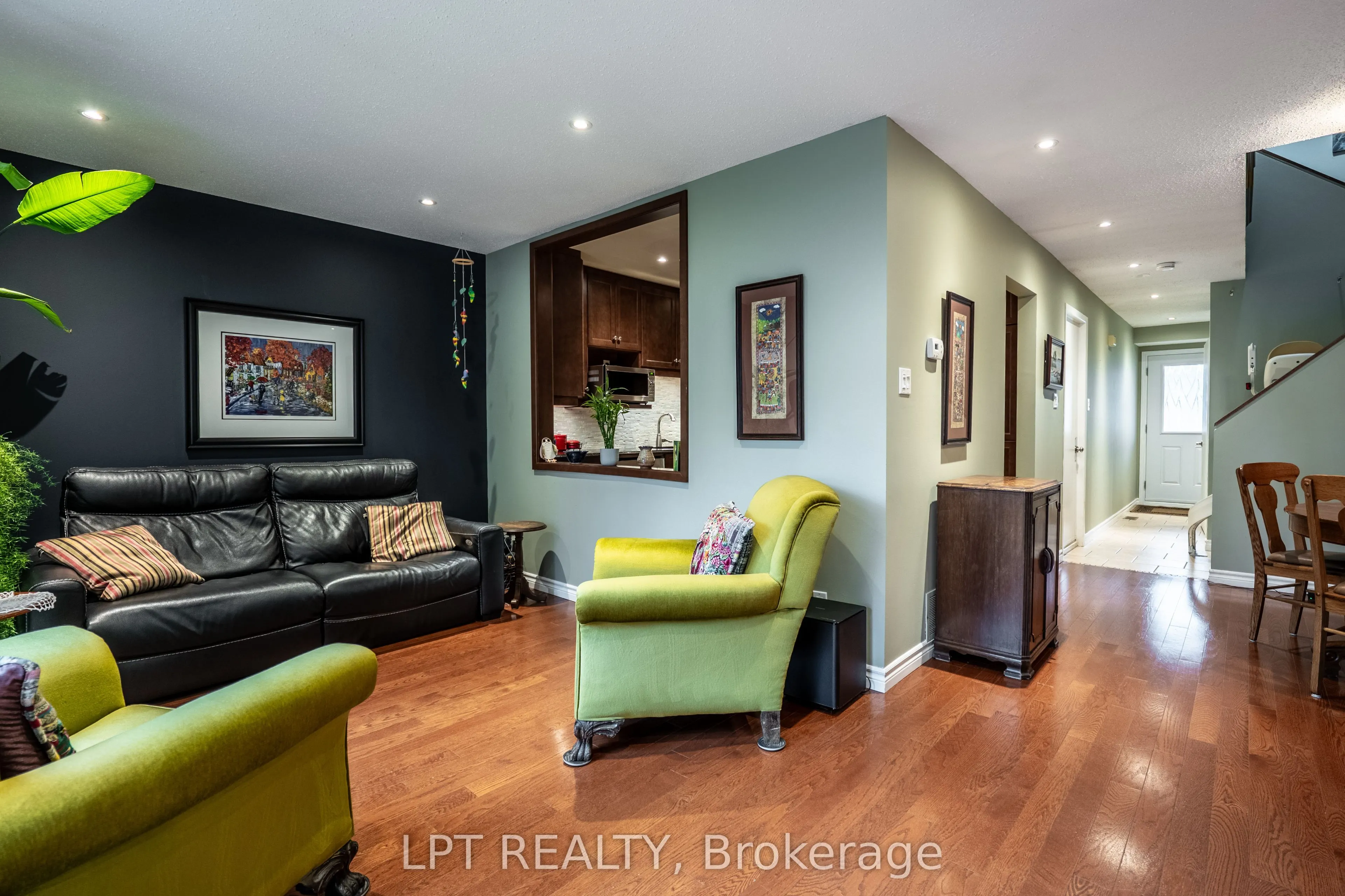 491 Valade Crescent, #33