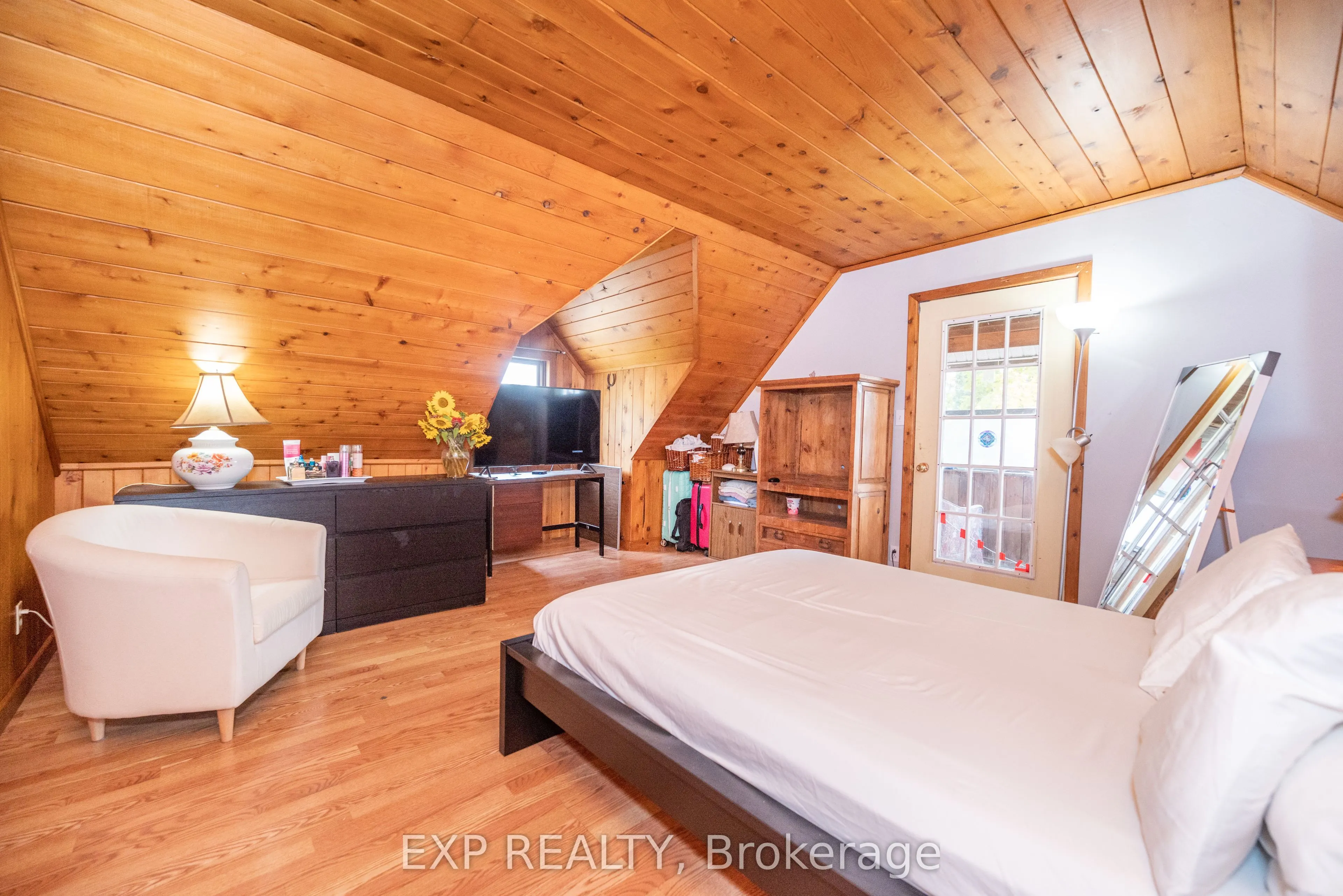 1197 Lower Spruce Hedge Road