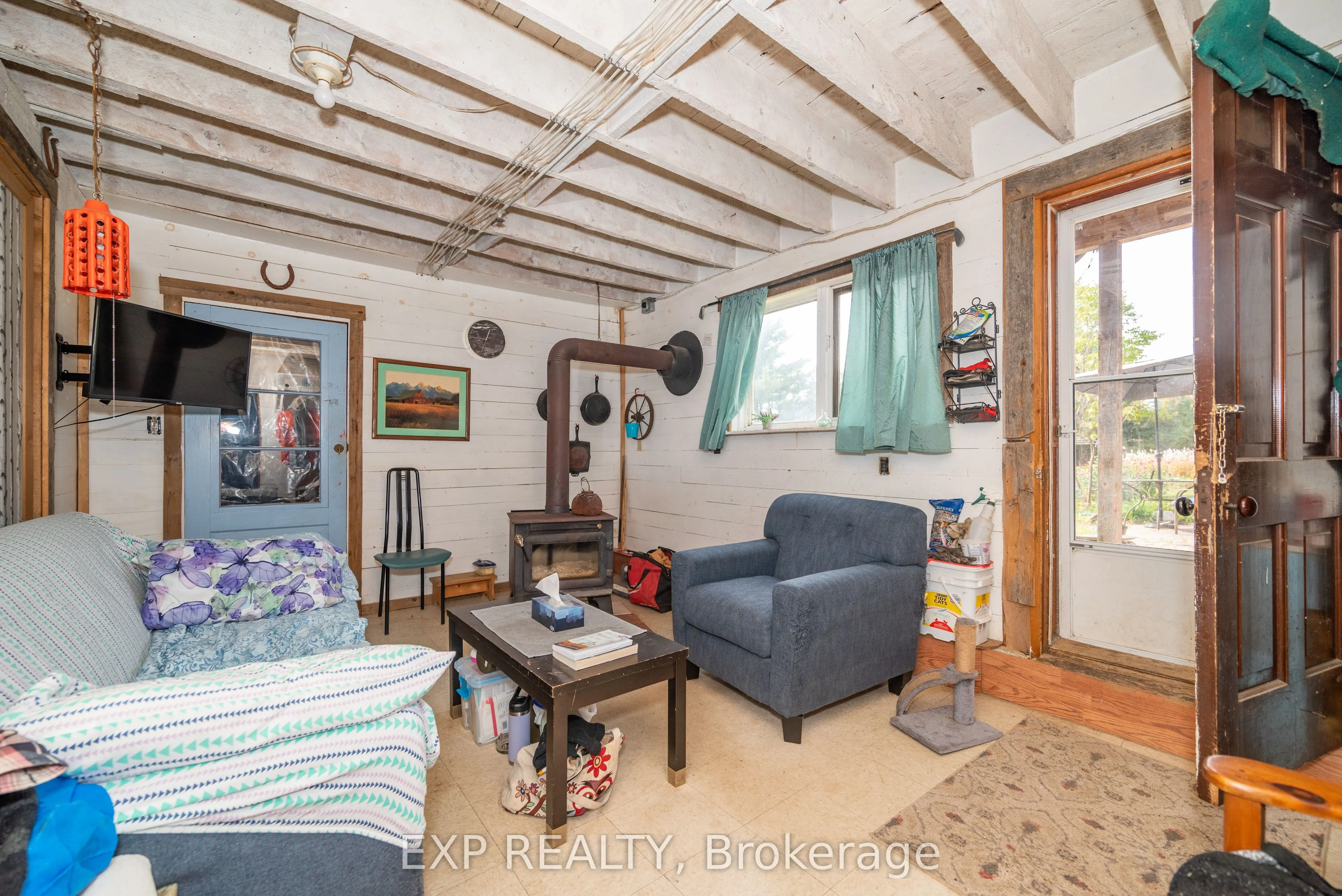 1197 Lower Spruce Hedge Road