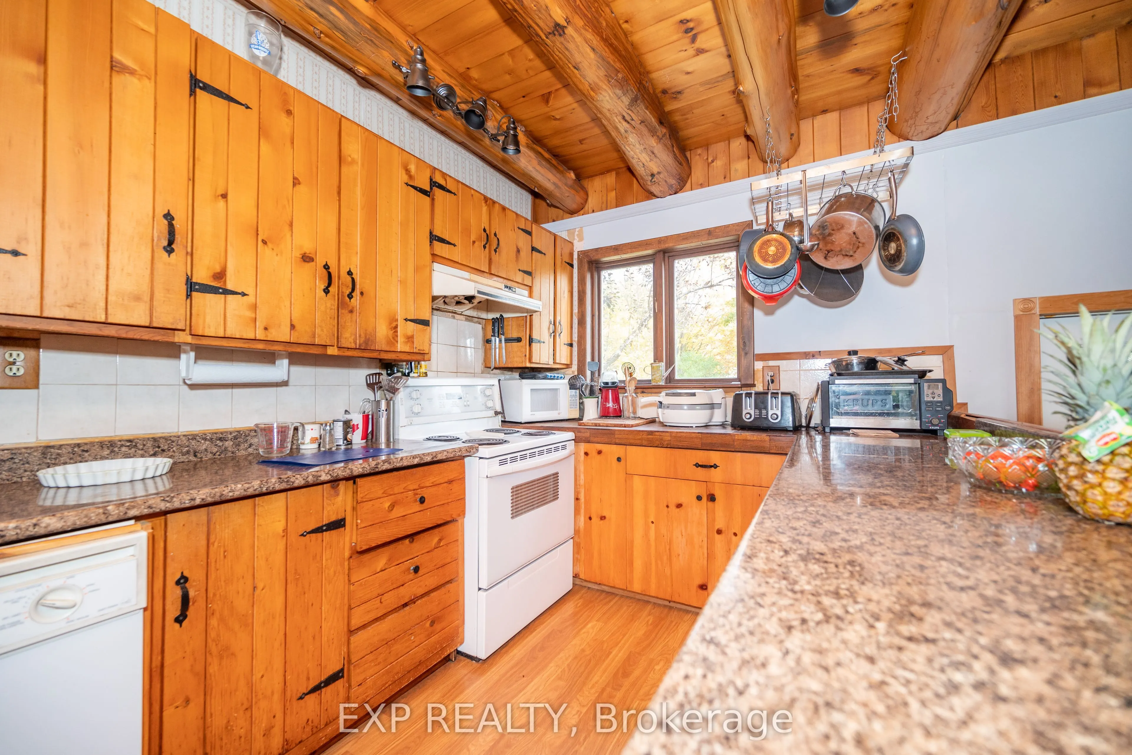1197 Lower Spruce Hedge Road