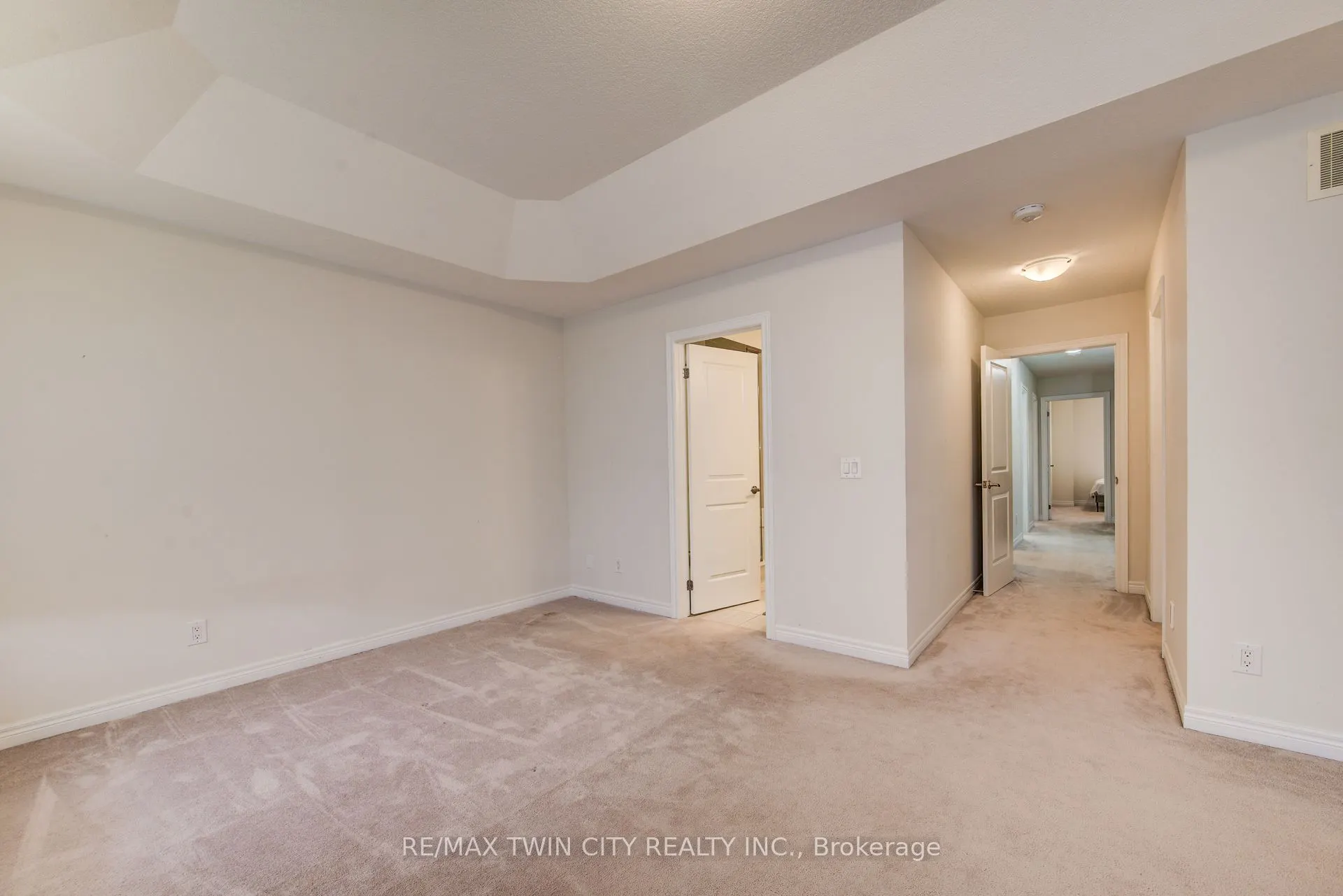 4 Stonehill Avenue