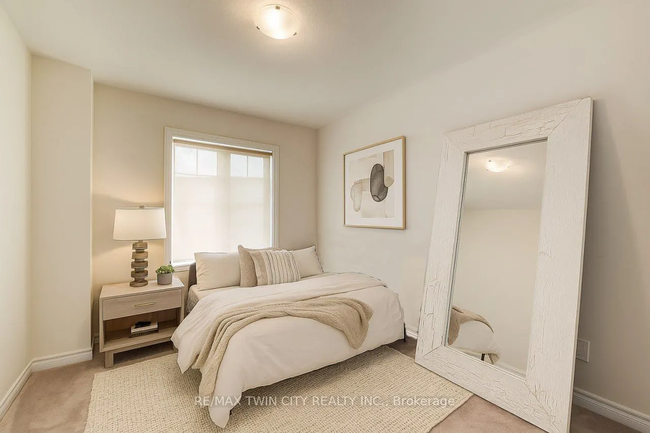 4 Stonehill Avenue