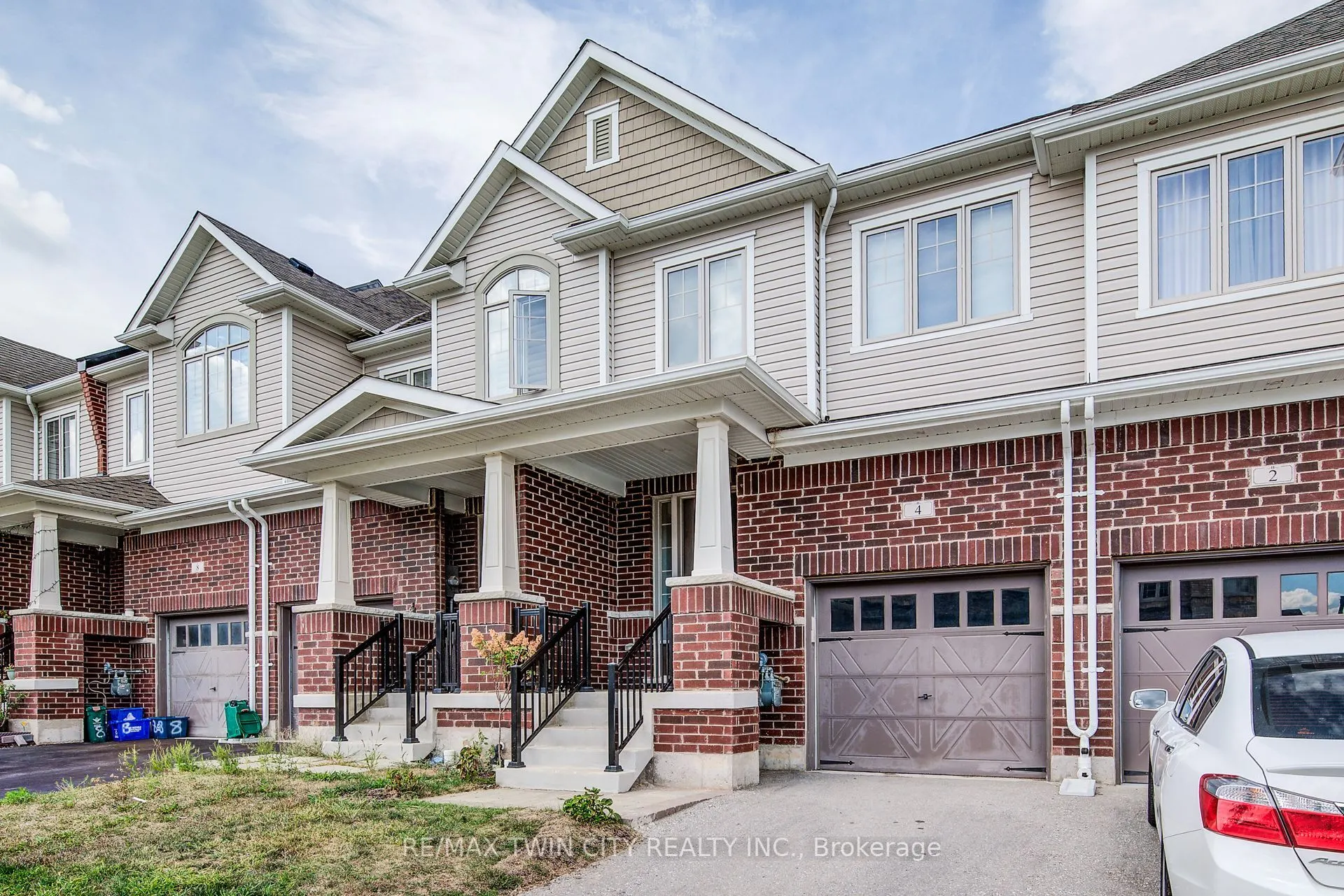 4 Stonehill Avenue