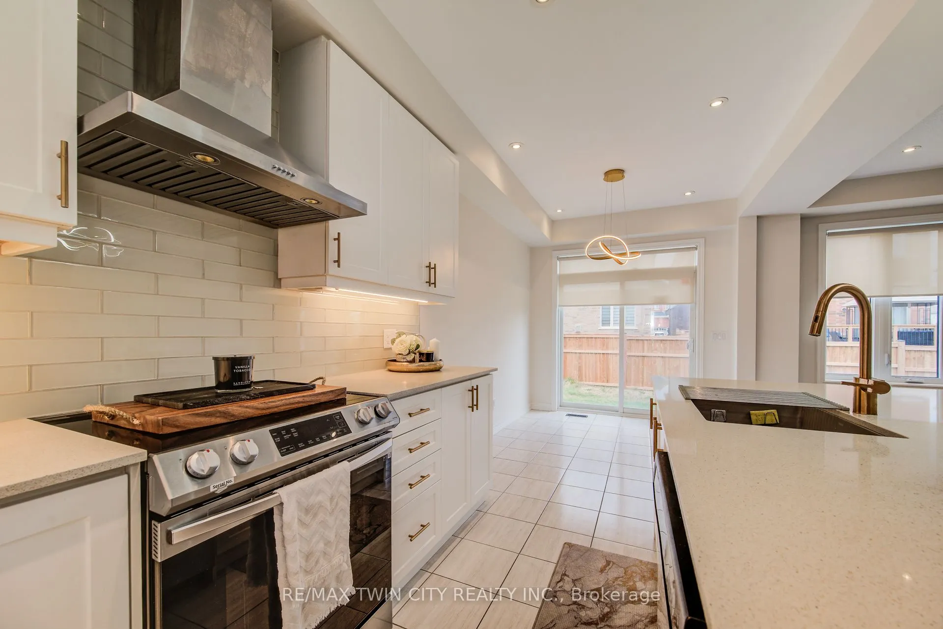4 Stonehill Avenue