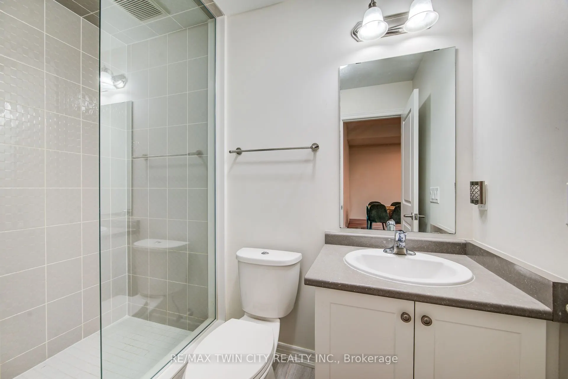 4 Stonehill Avenue