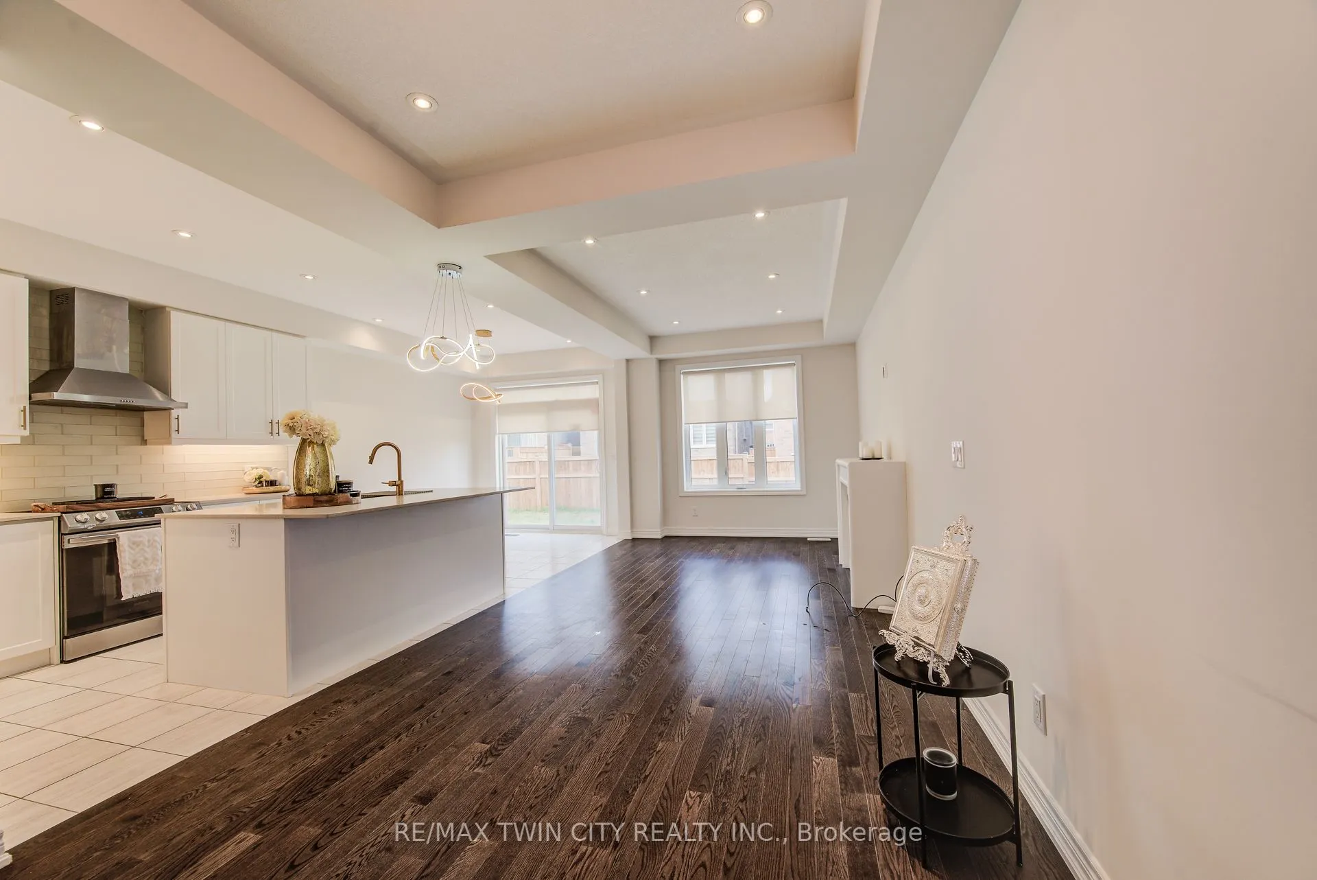 4 Stonehill Avenue