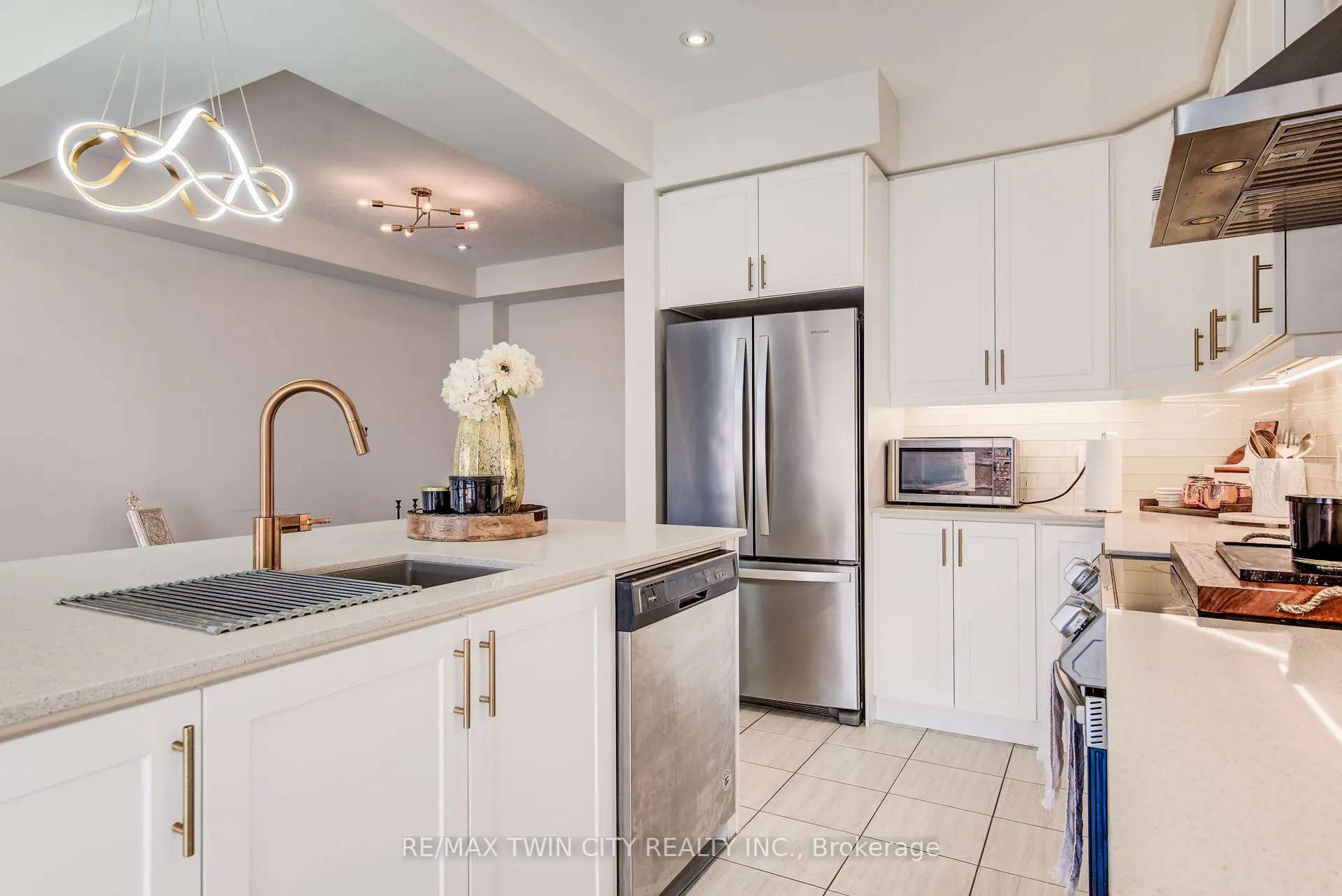 4 Stonehill Avenue