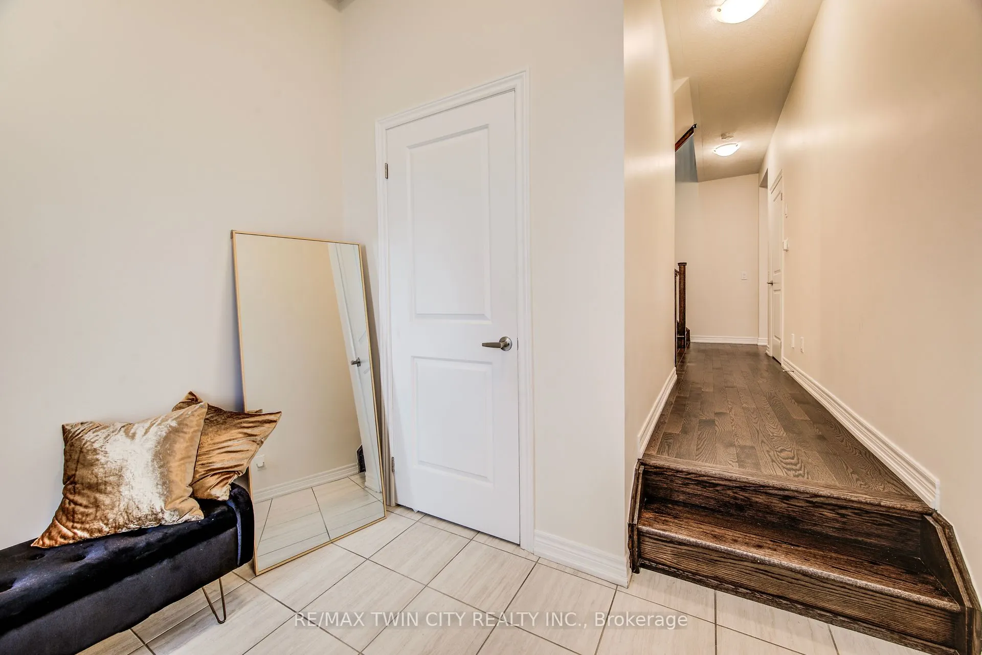 4 Stonehill Avenue