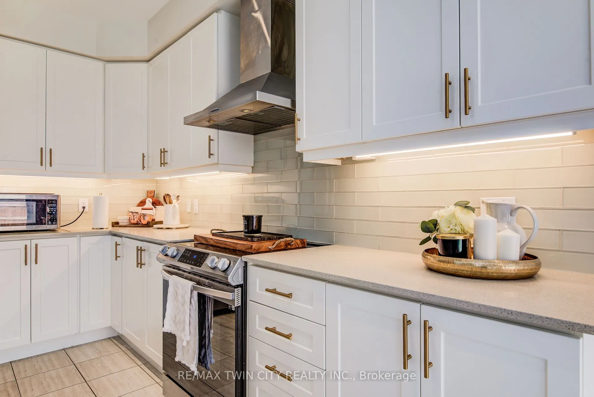4 Stonehill Avenue