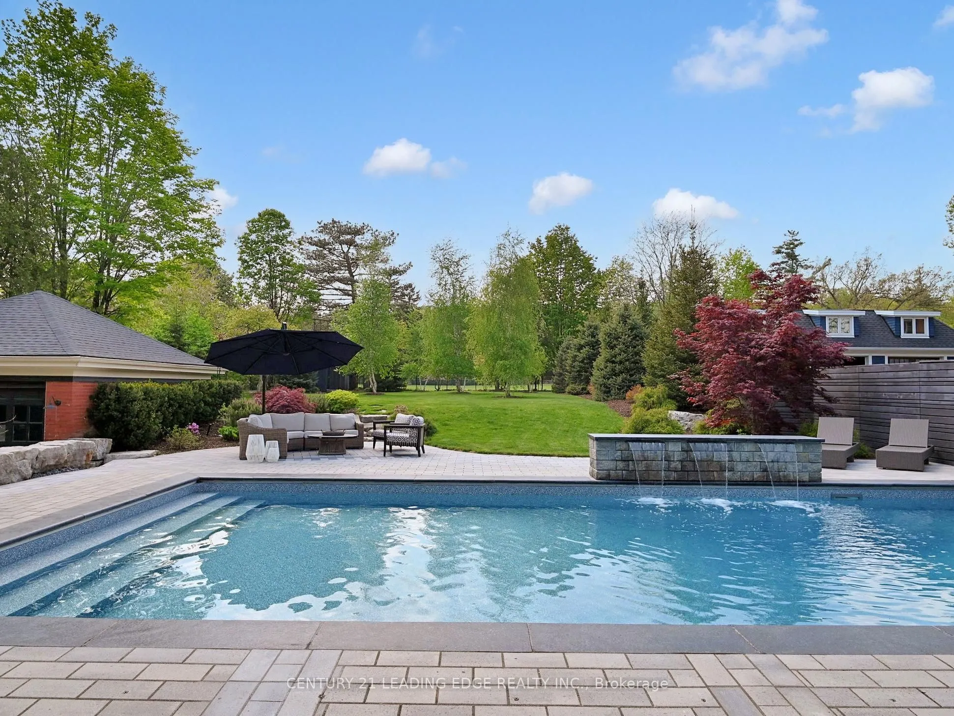 18 BRANT Road N
