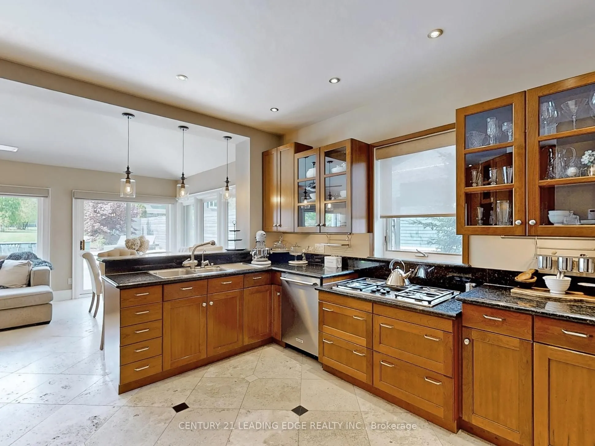 18 BRANT Road N