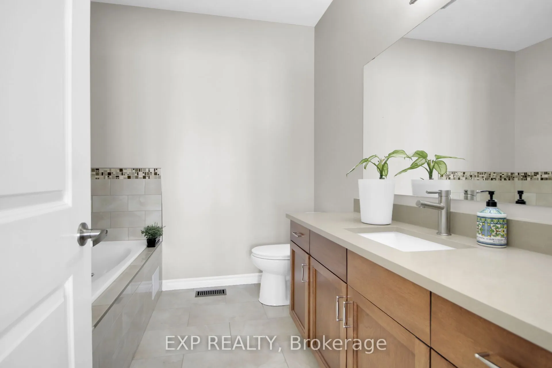 2629 Watermusic Bay Crescent