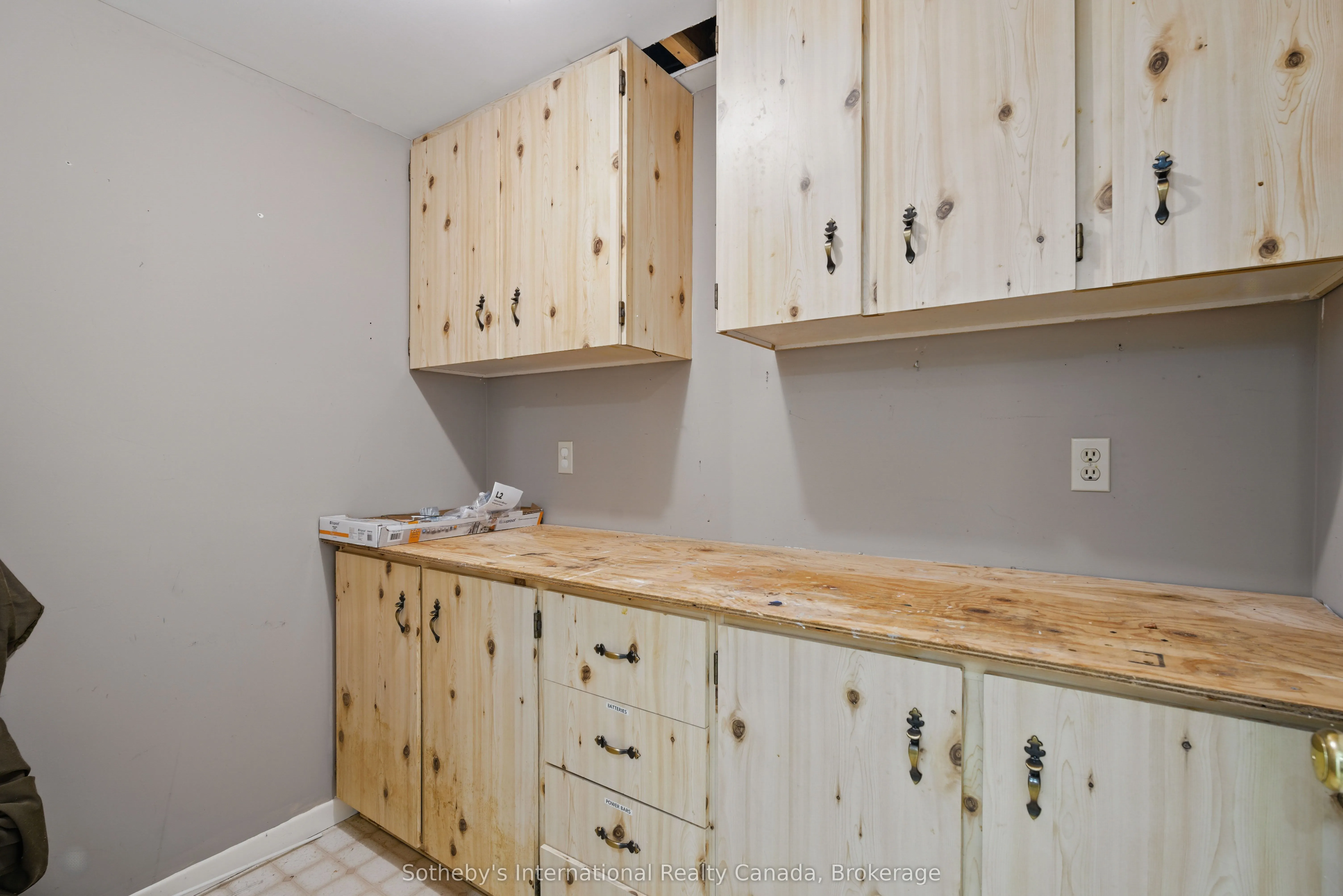 49 Southbank Drive, #10