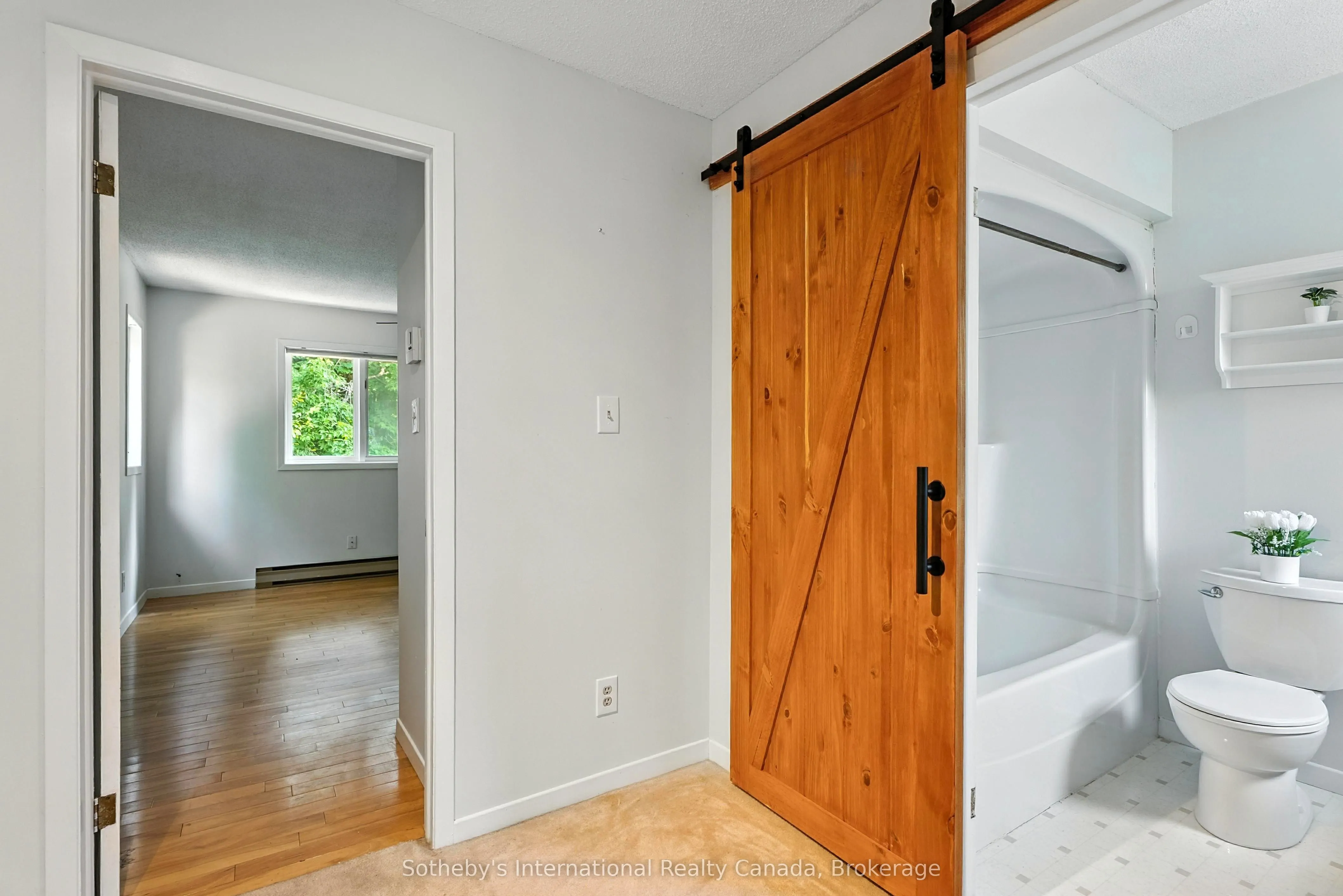 49 Southbank Drive, #10