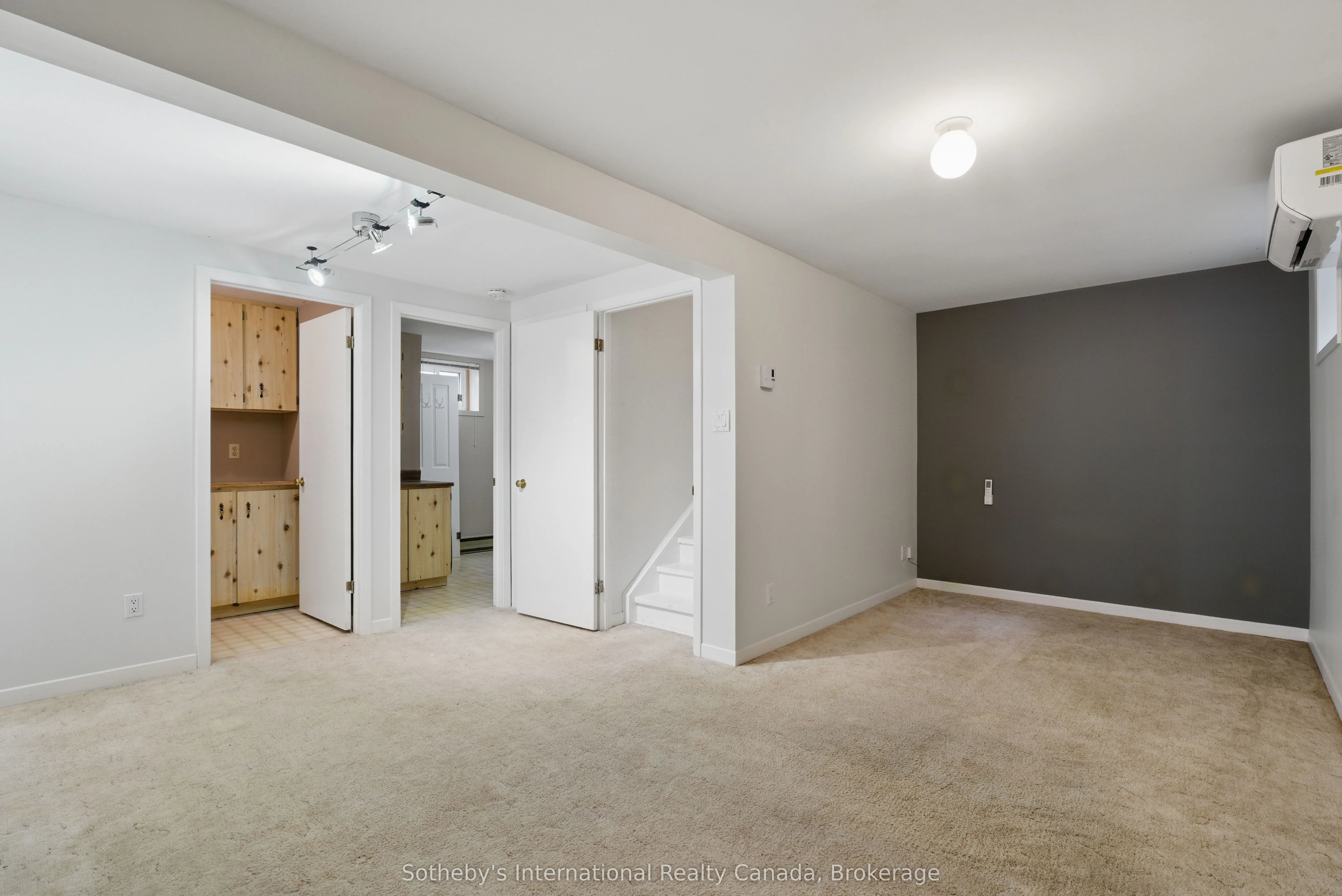 49 Southbank Drive, #10