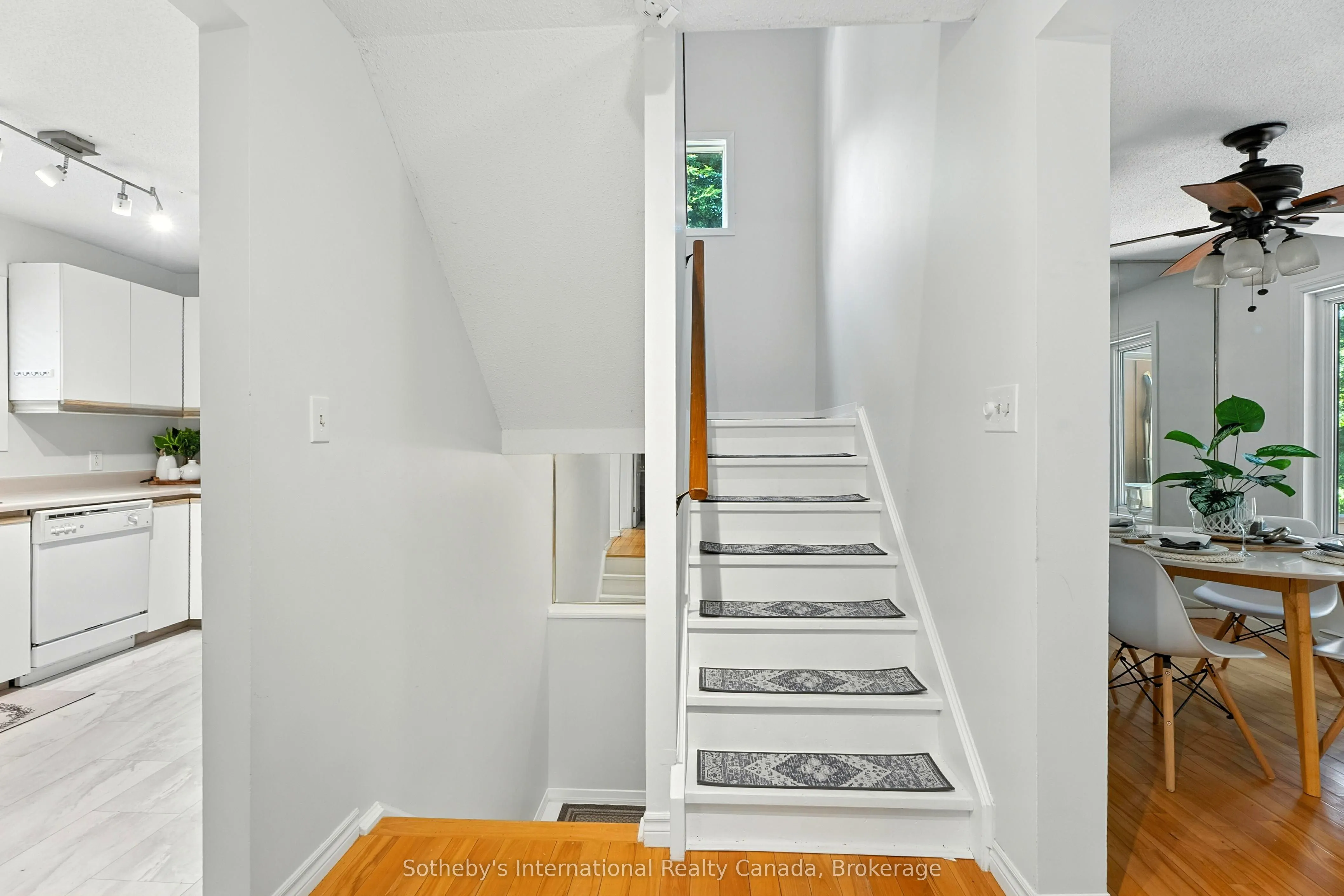 49 Southbank Drive, #10