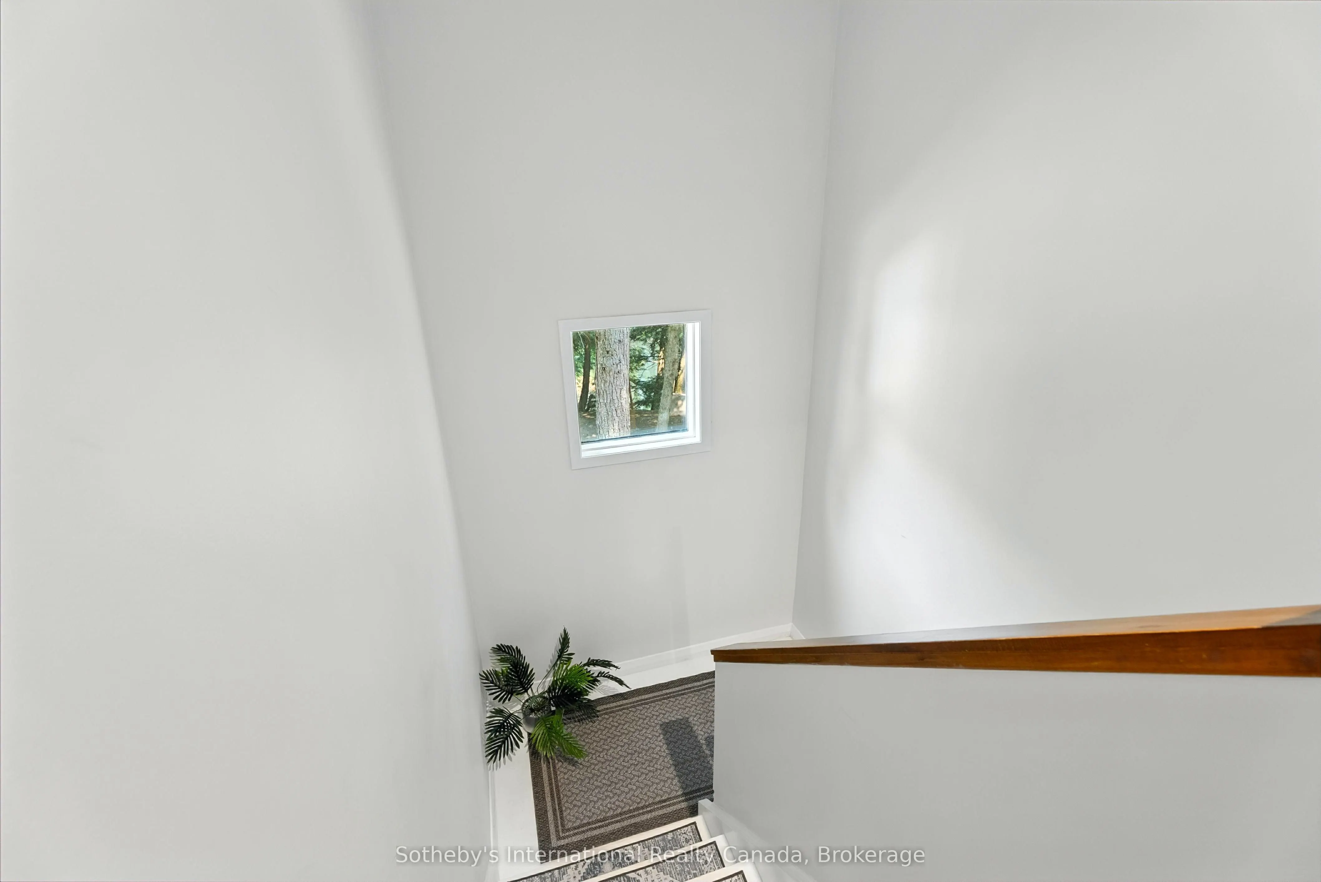 49 Southbank Drive, #10