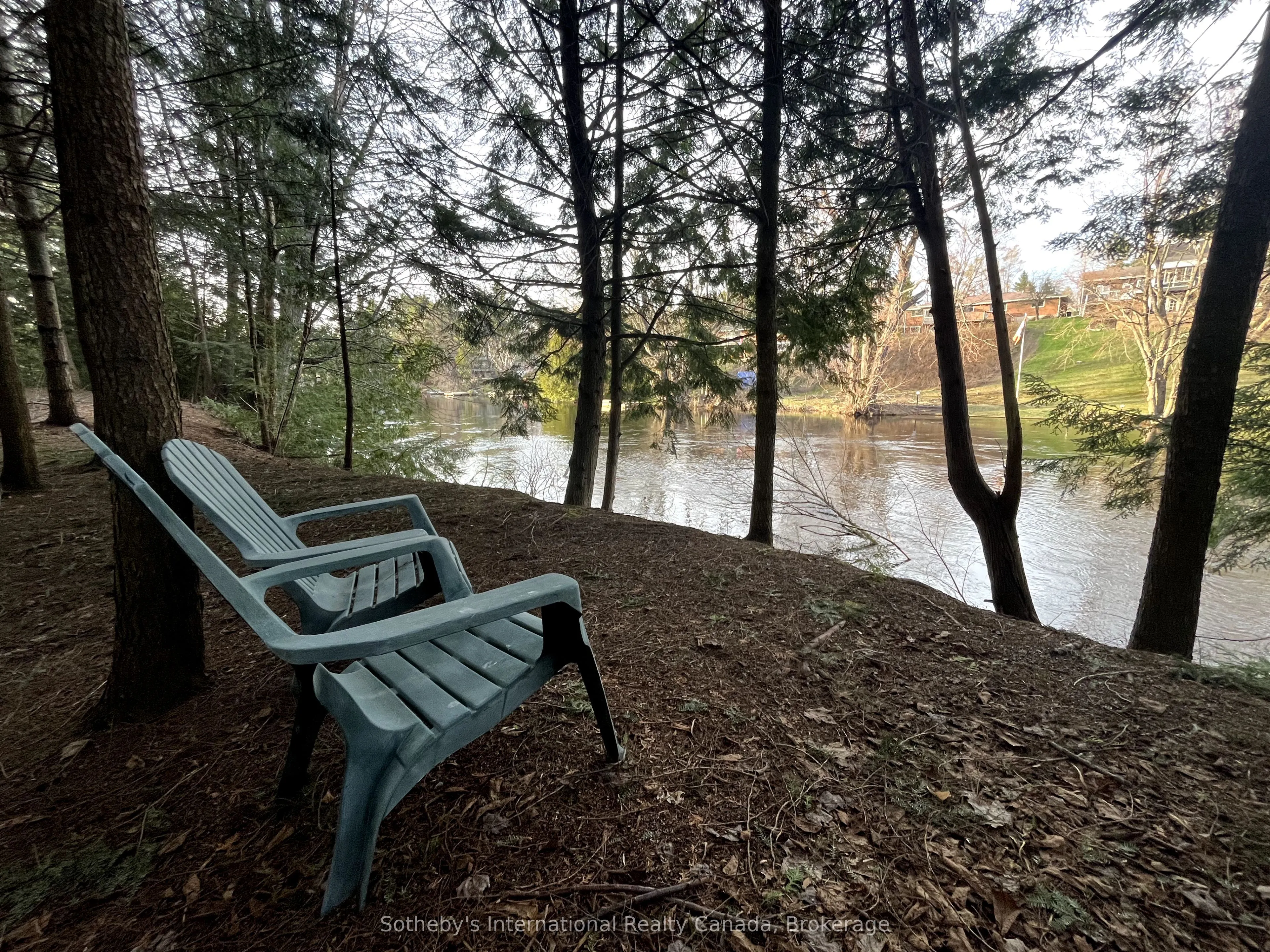 49 Southbank Drive, #10