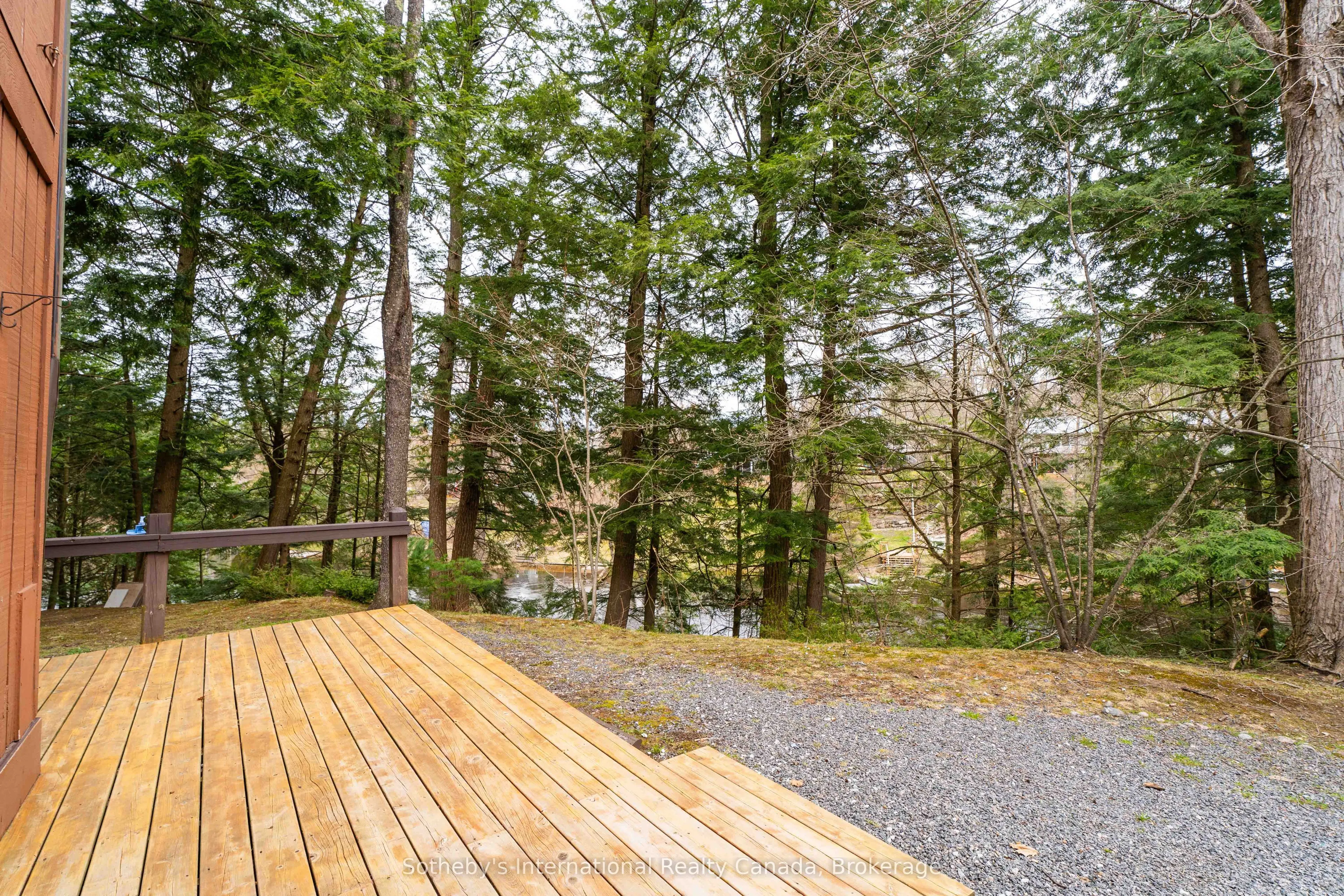 49 Southbank Drive, #10
