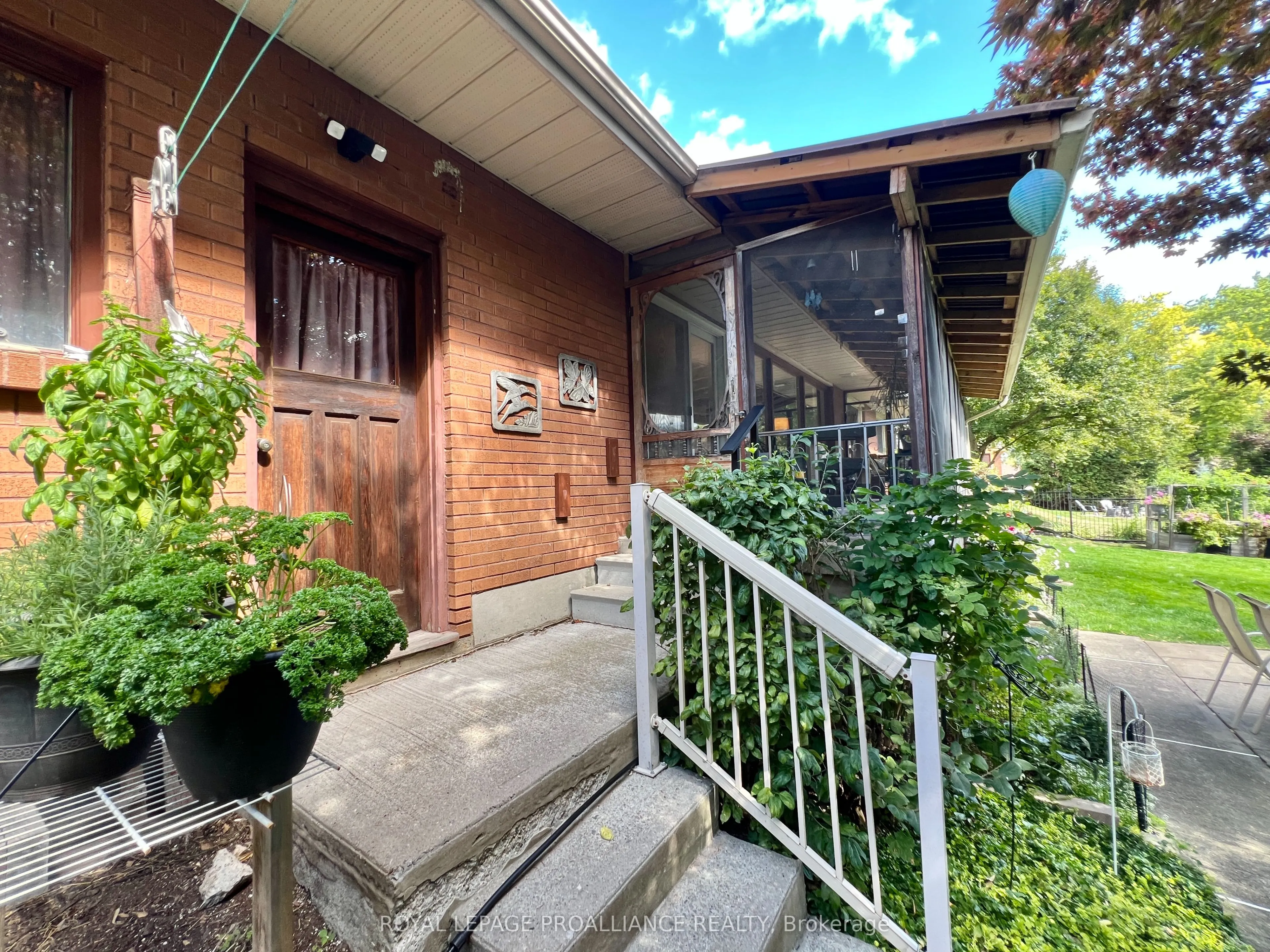 9 Sunset Drive