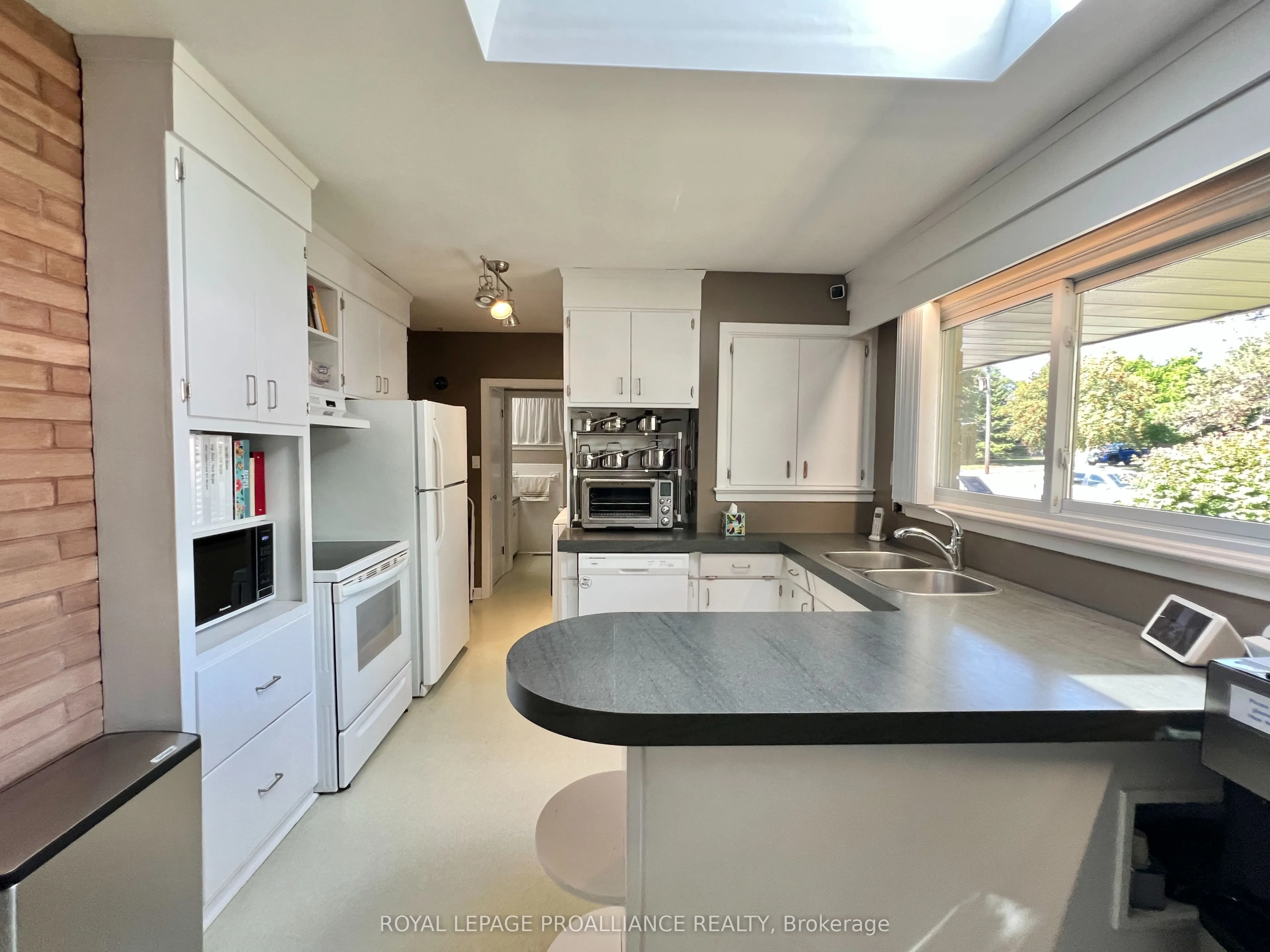 9 Sunset Drive