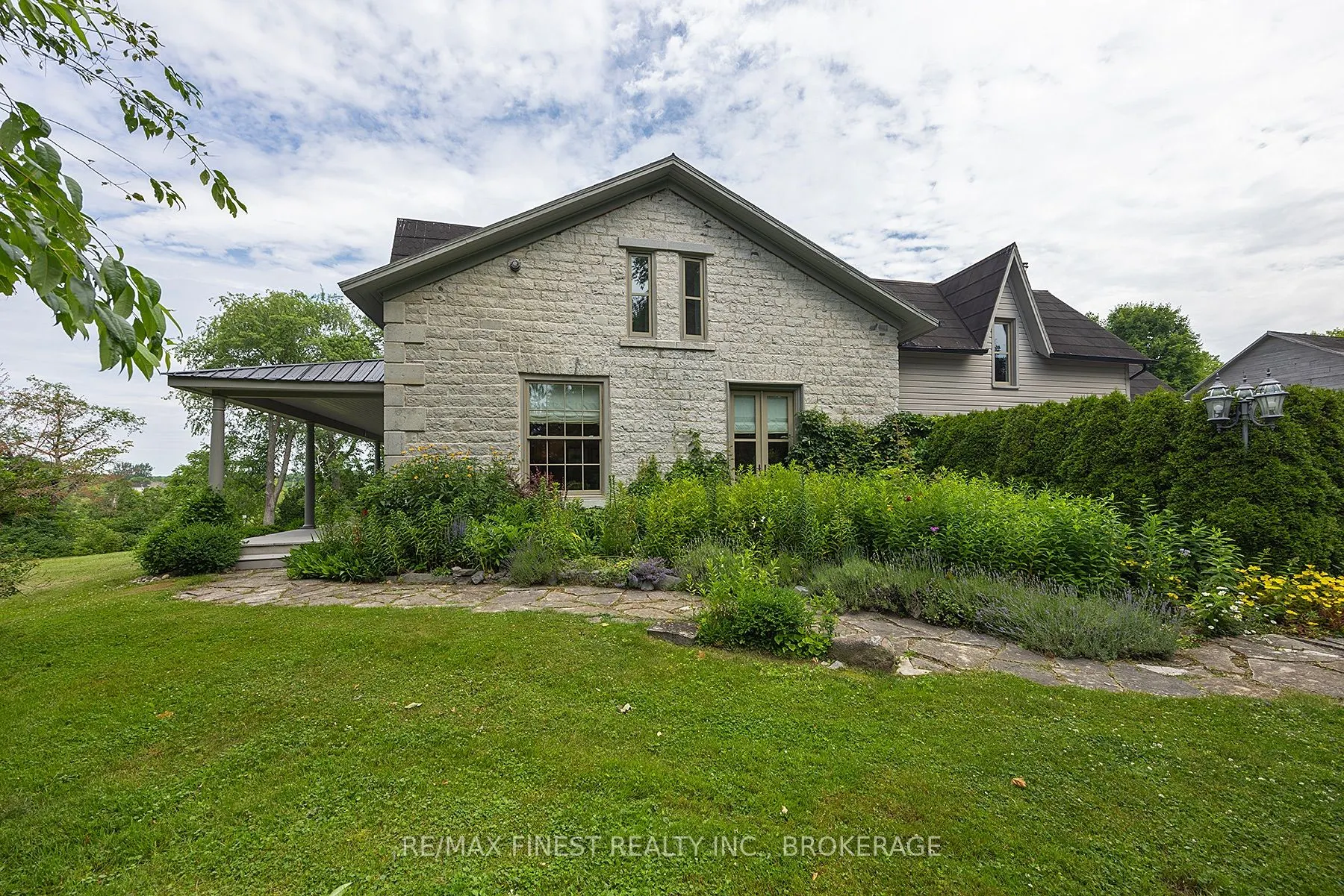 187 SIMMONS Road