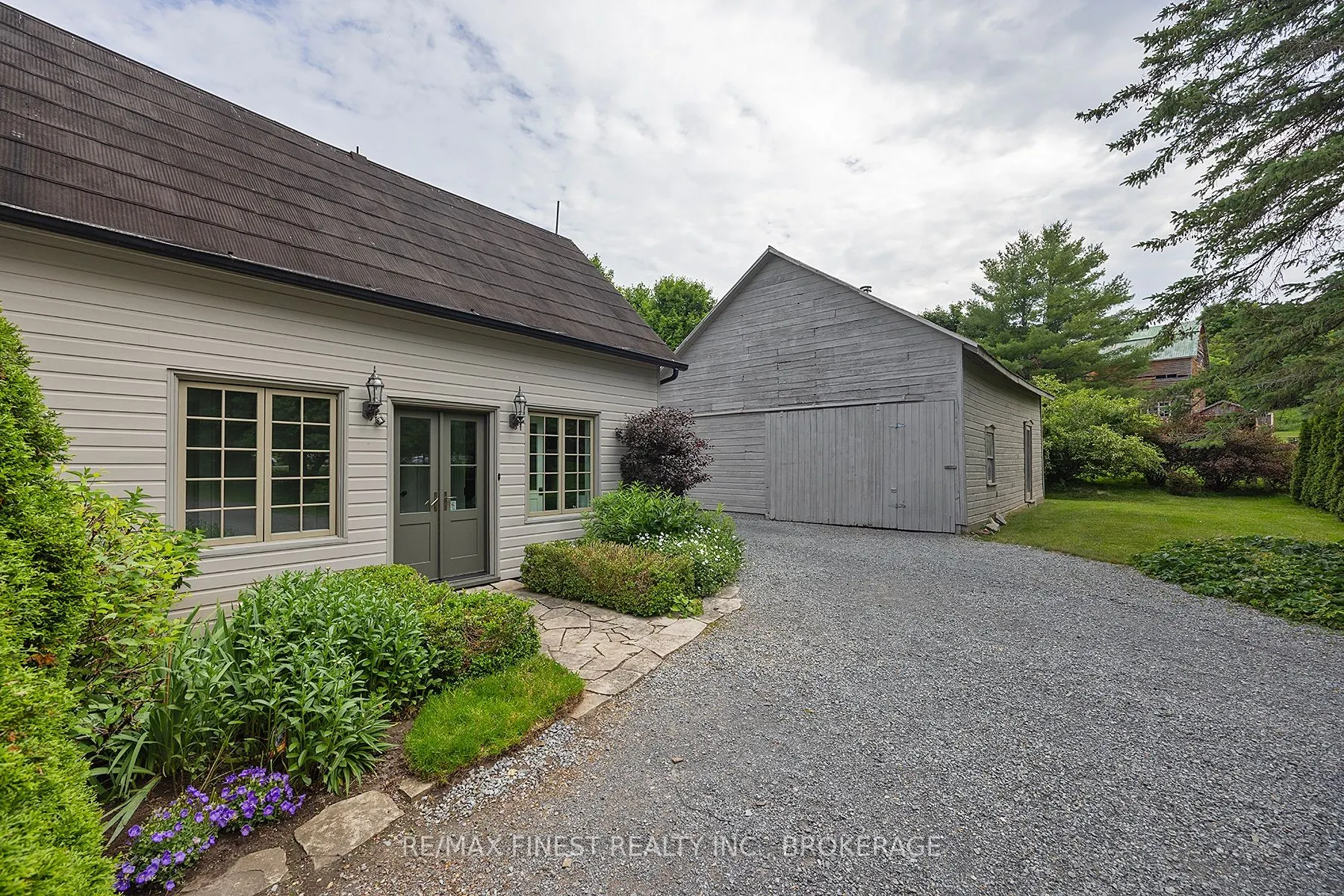 187 SIMMONS Road