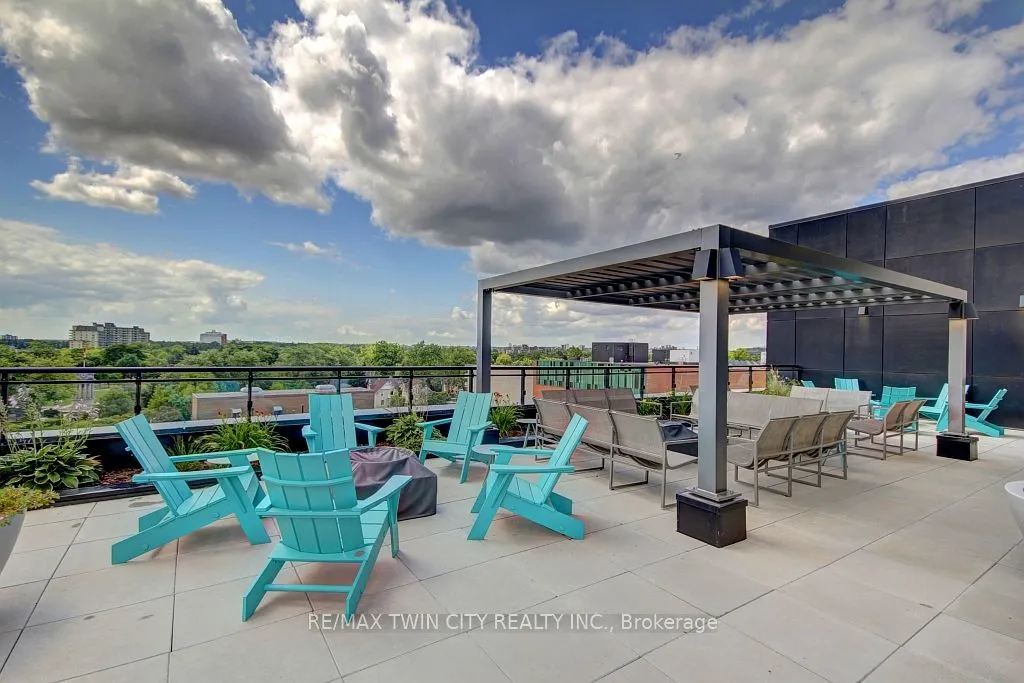 60 Charles Street W, #1805
