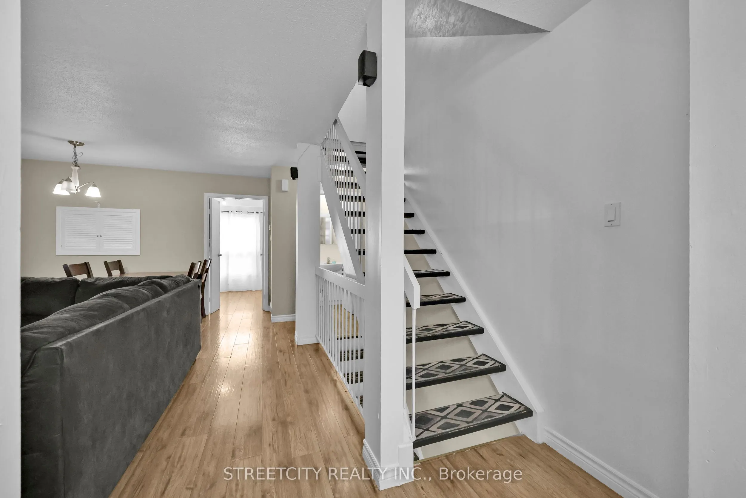 253 Taylor Street, #8