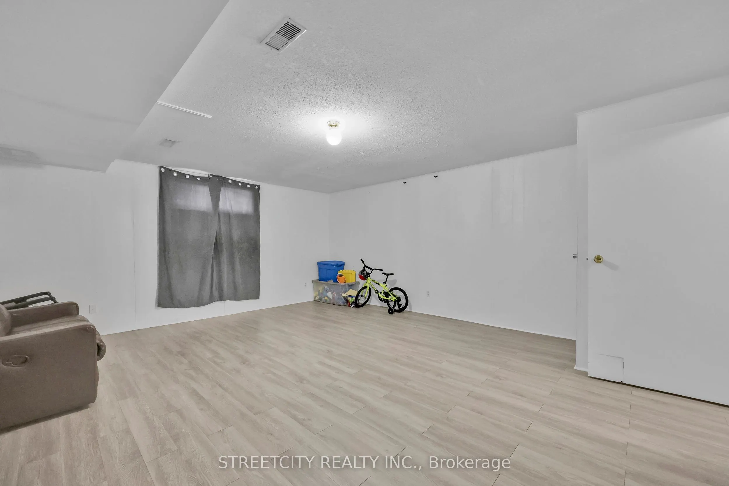 253 Taylor Street, #8