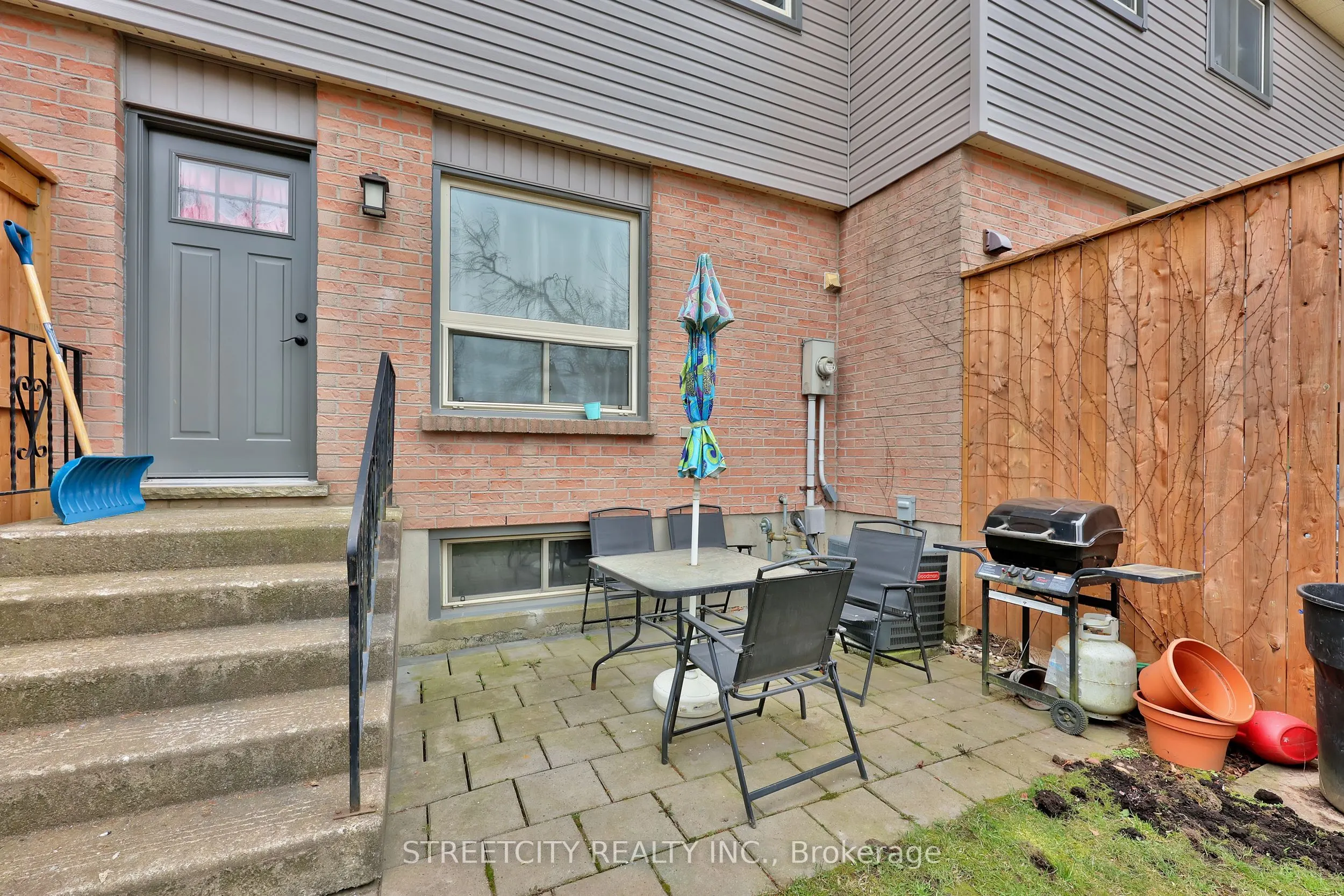 253 Taylor Street, #8