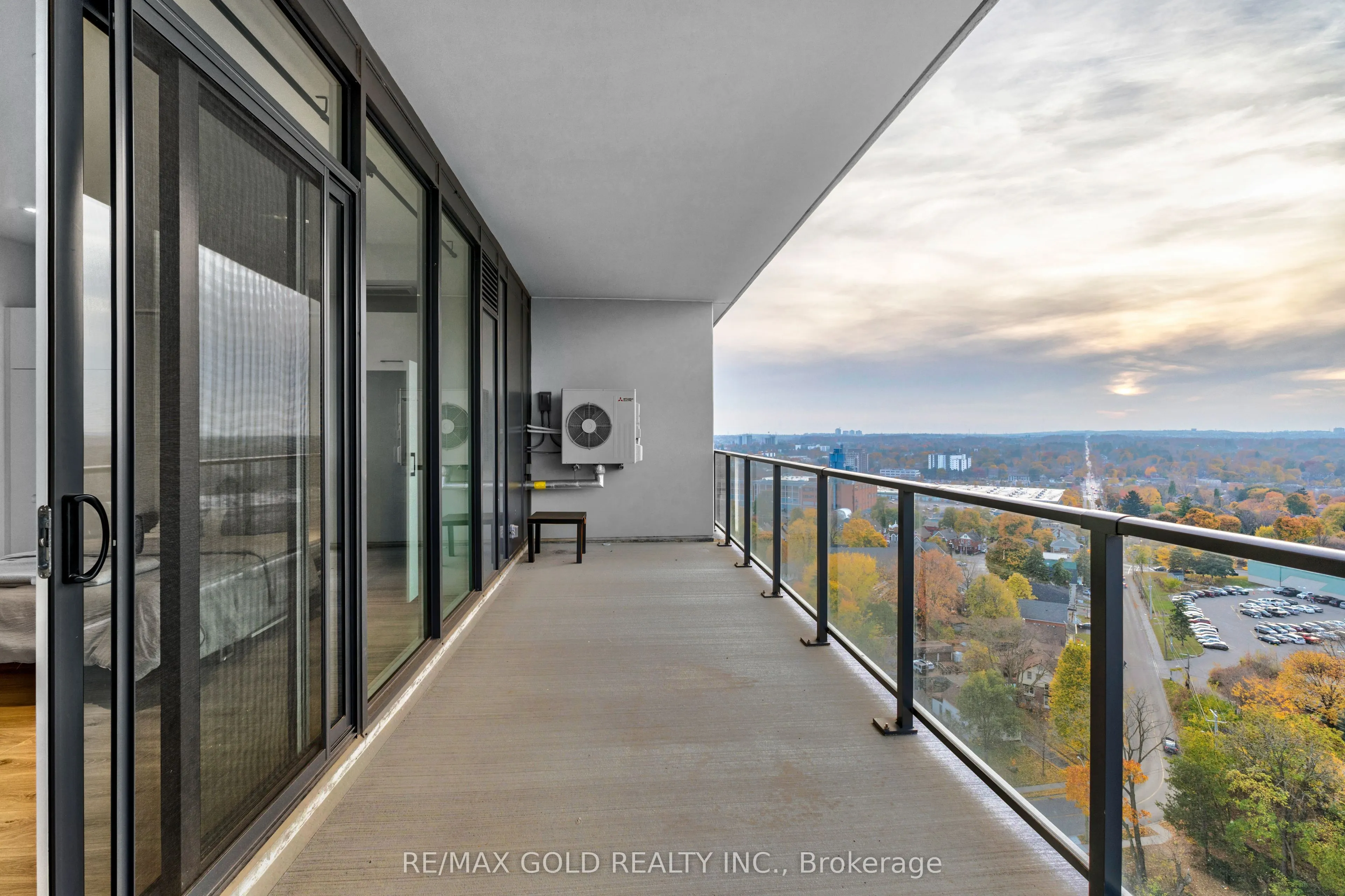 741 King Street W, #09