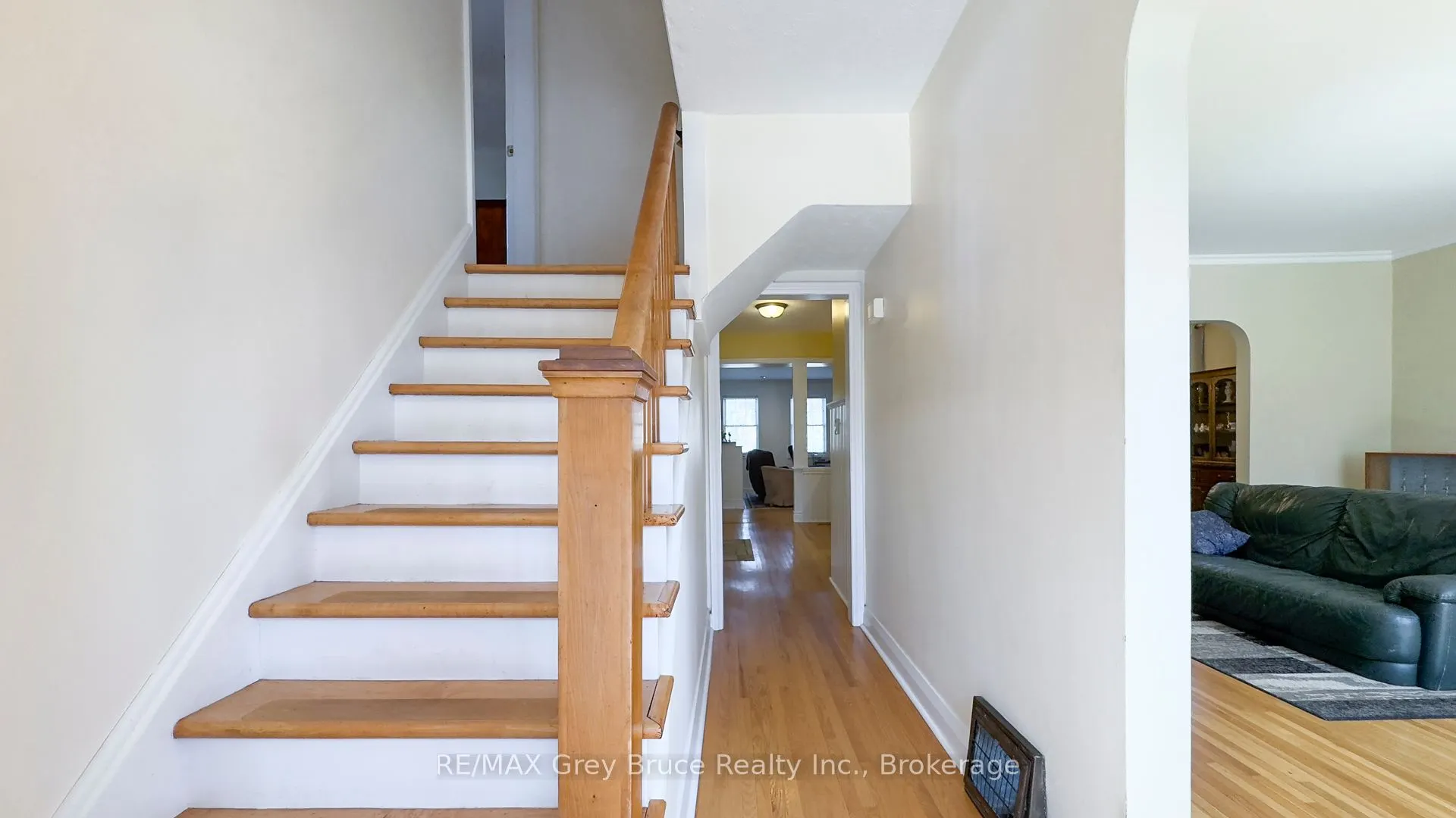 440 11th "B" Street W