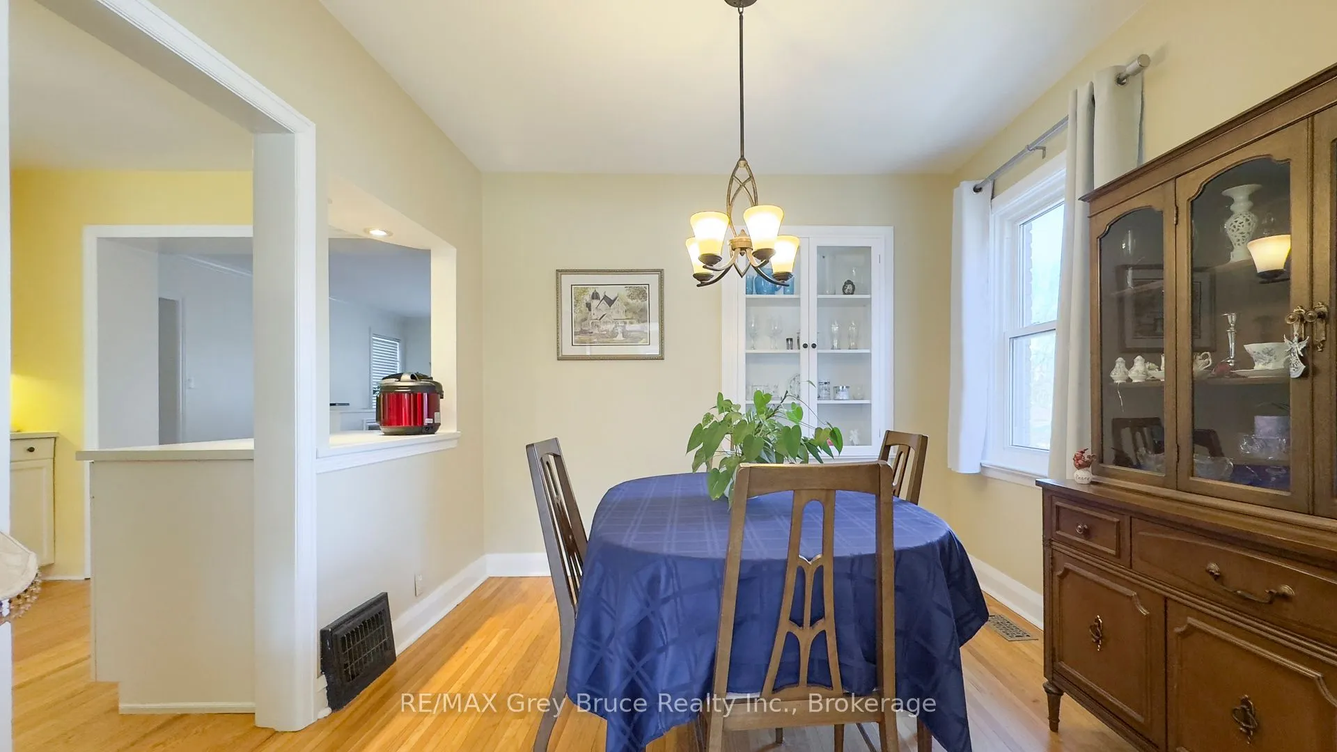 440 11th "B" Street W