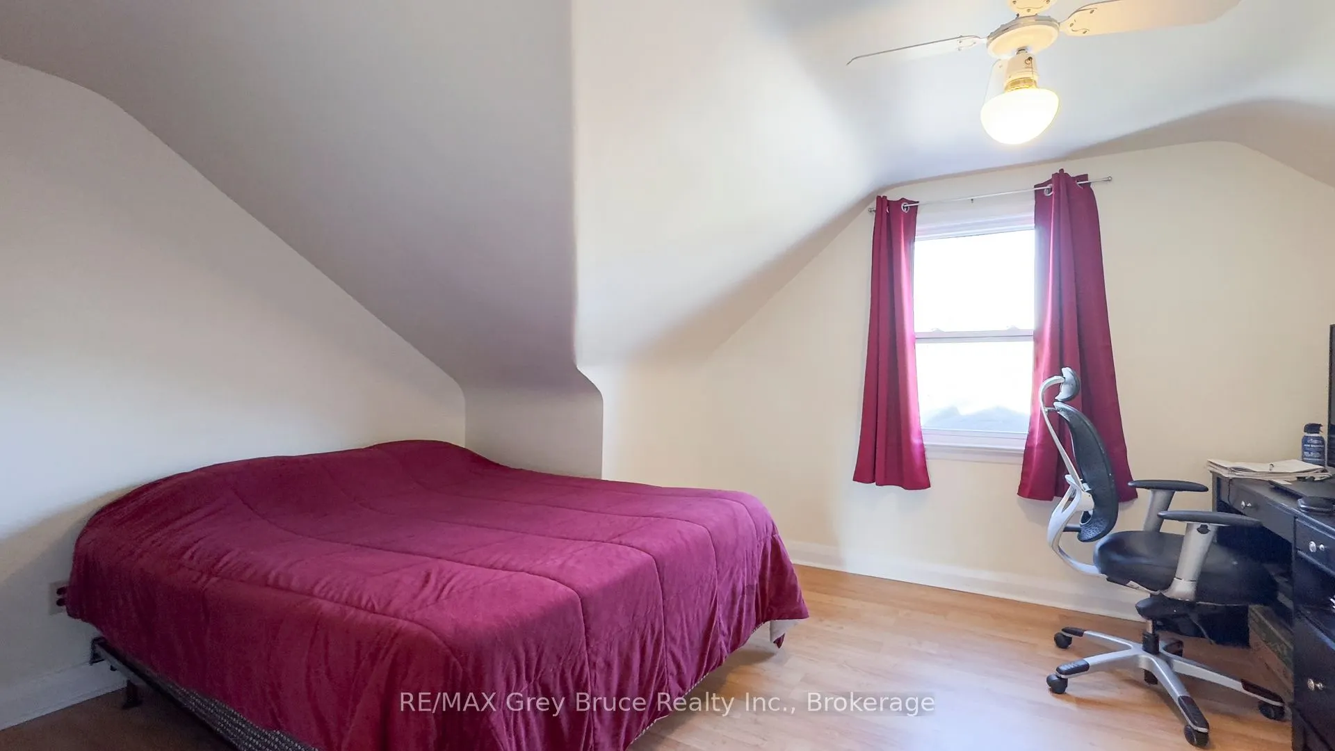 440 11th "B" Street W