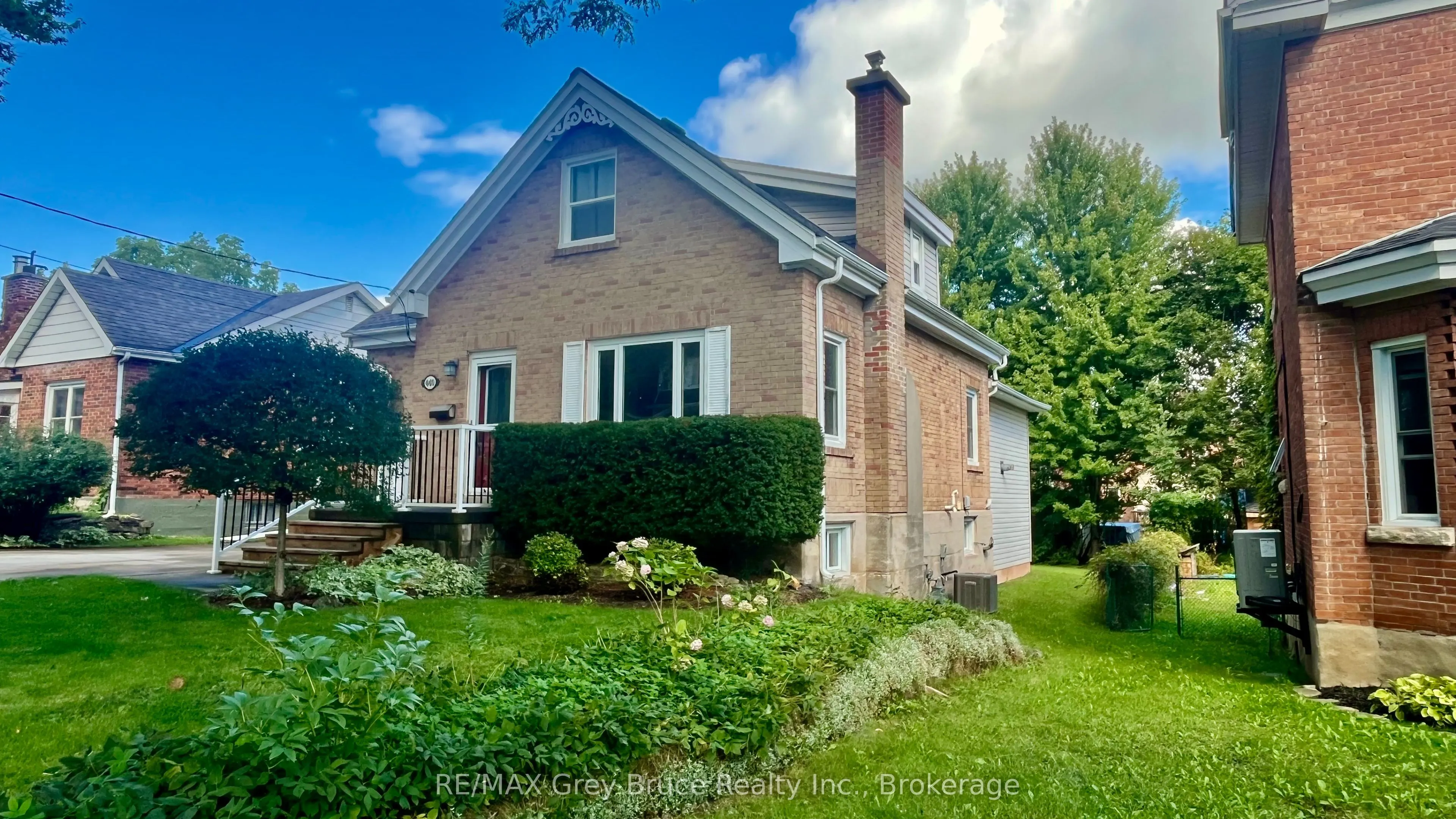 440 11th "B" Street W