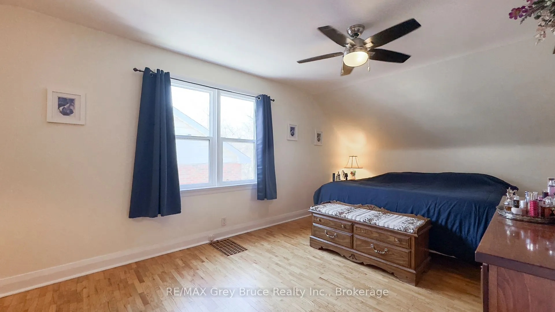 440 11th "B" Street W