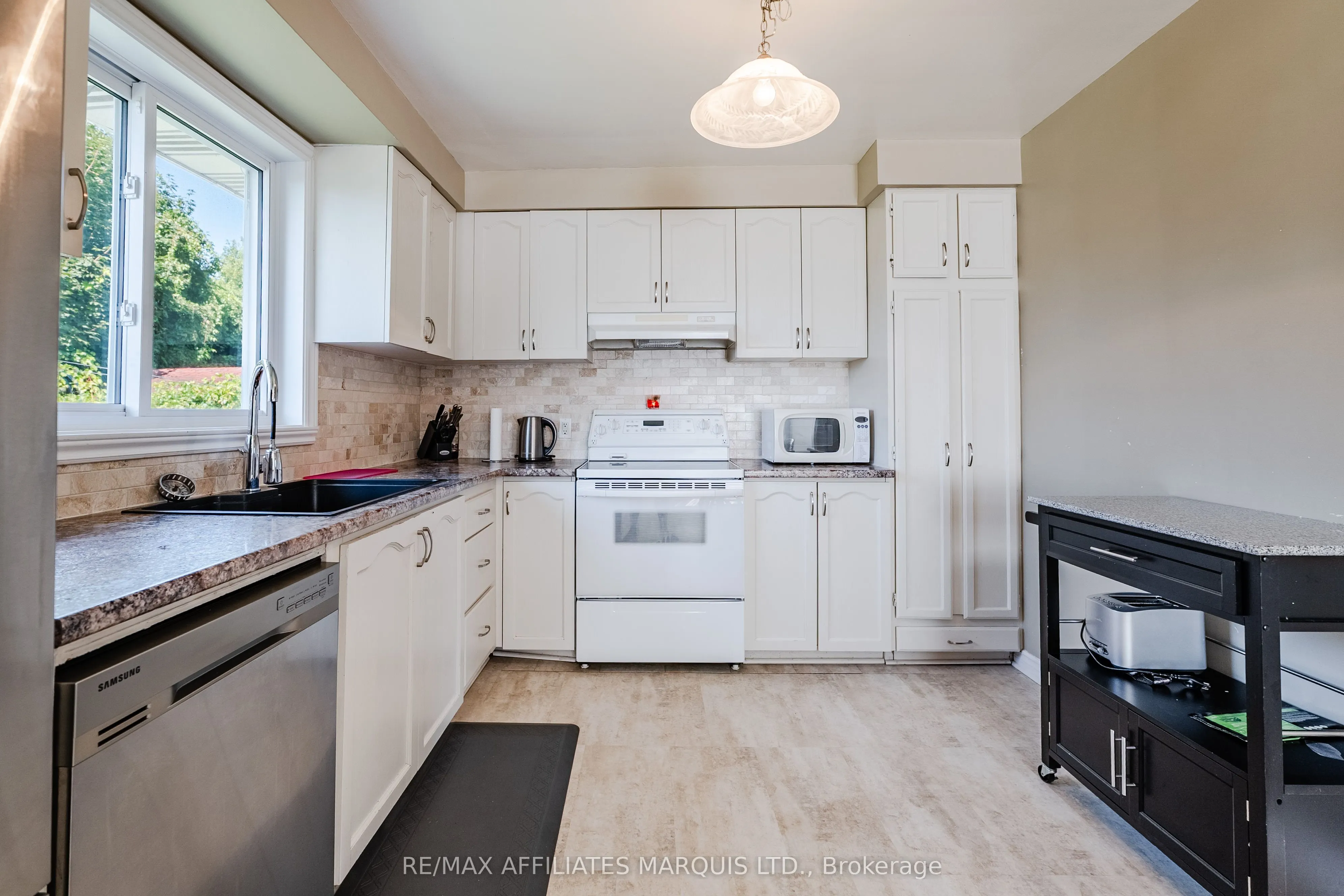 613 Carleton Street