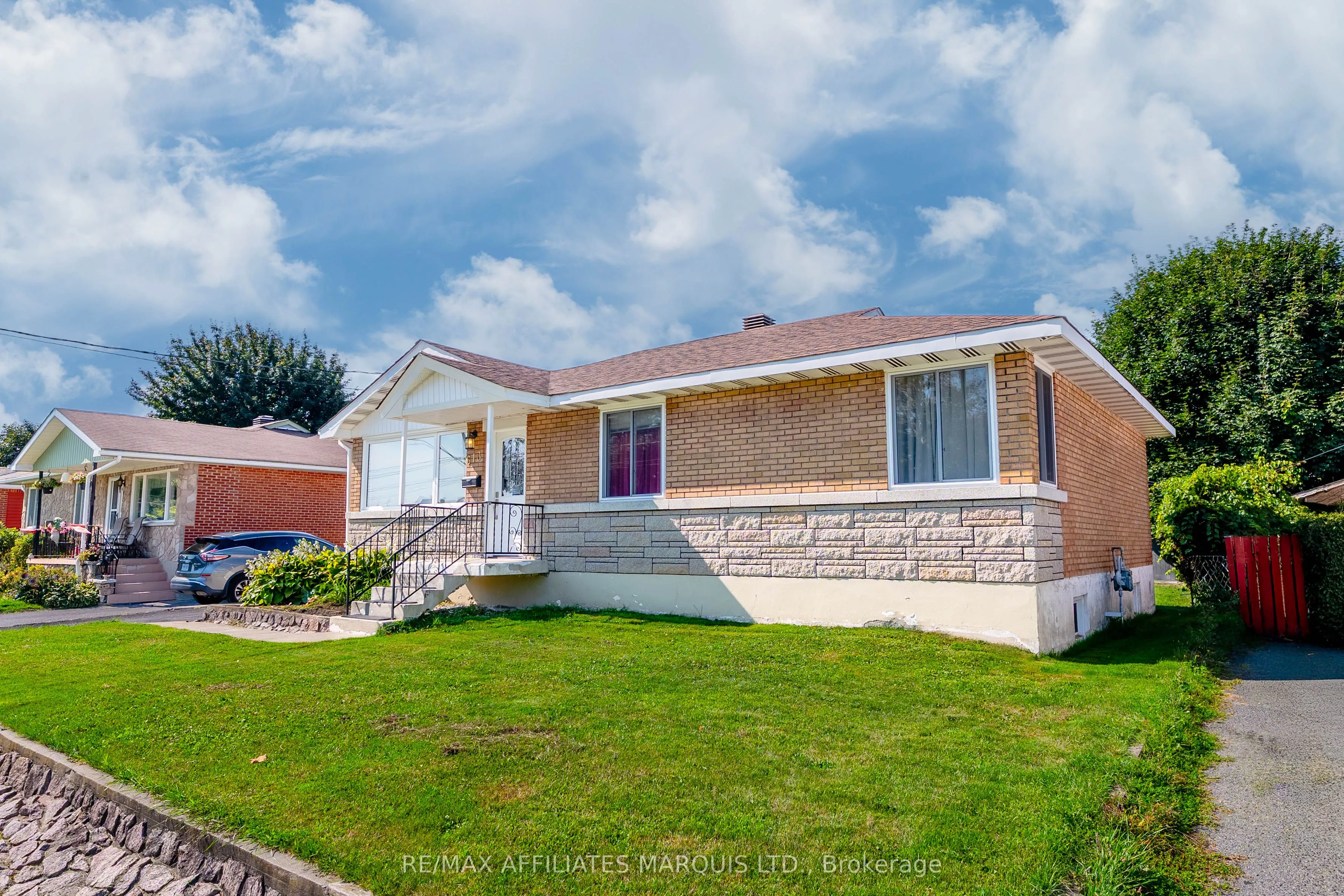 613 Carleton Street