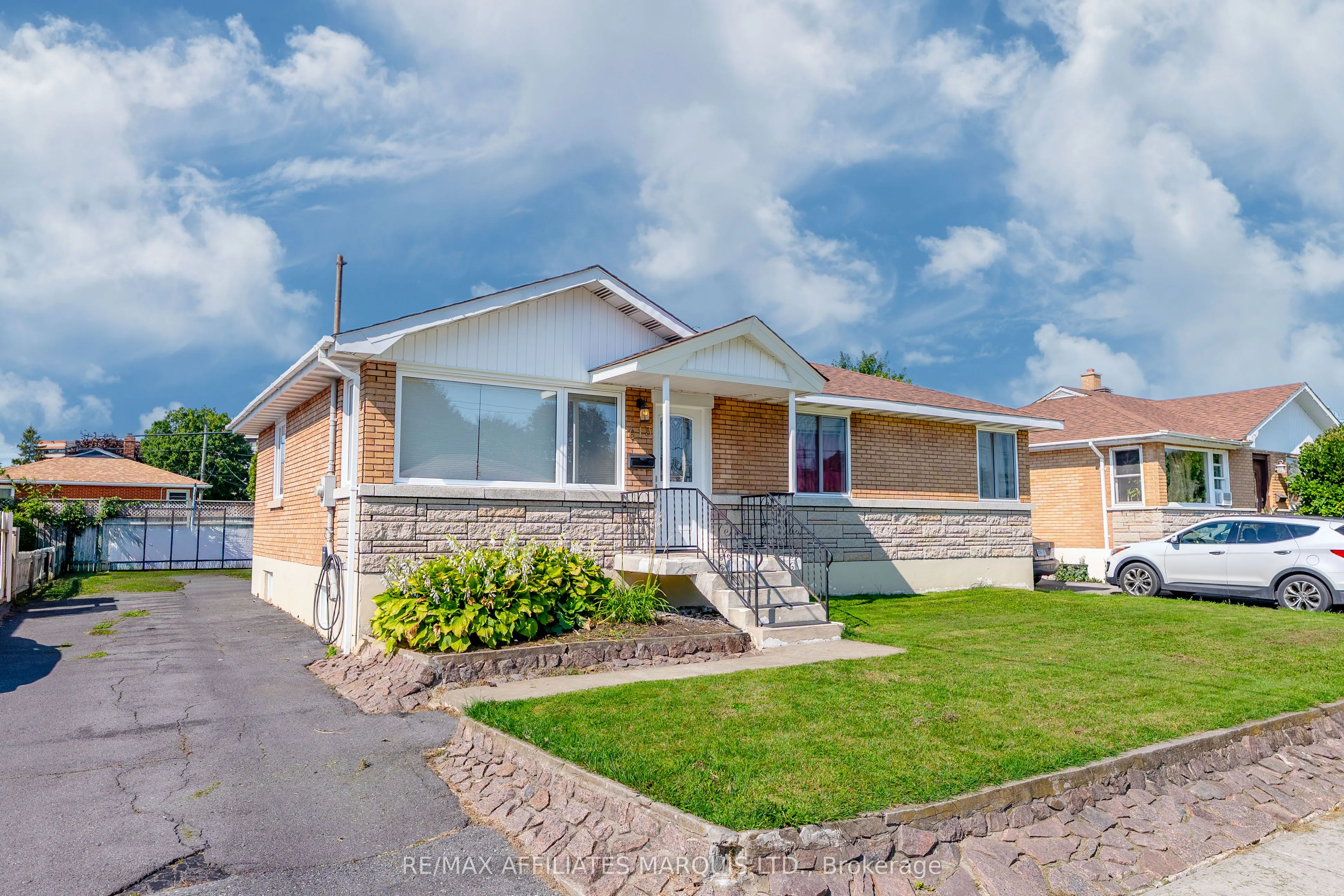 613 Carleton Street
