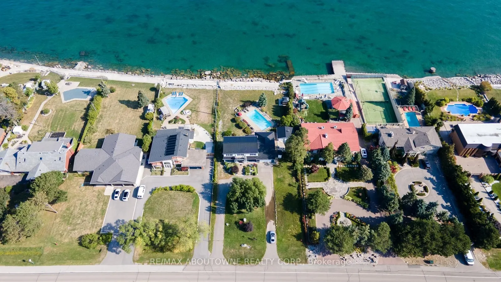 1073 North Service Road