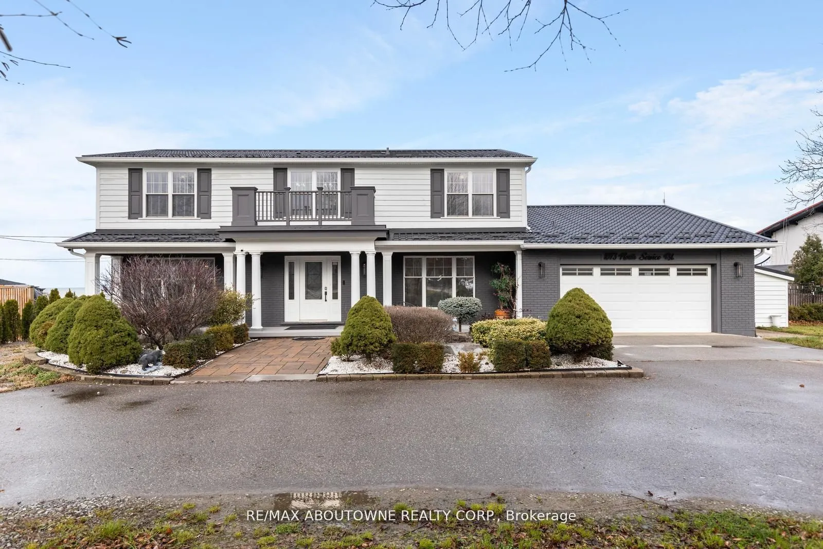 1073 North Service Road