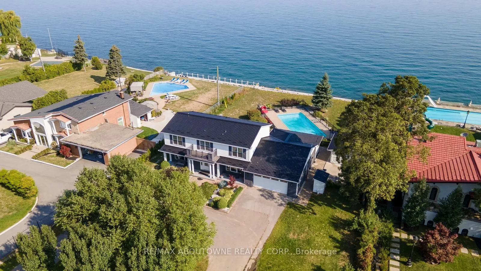 1073 North Service Road